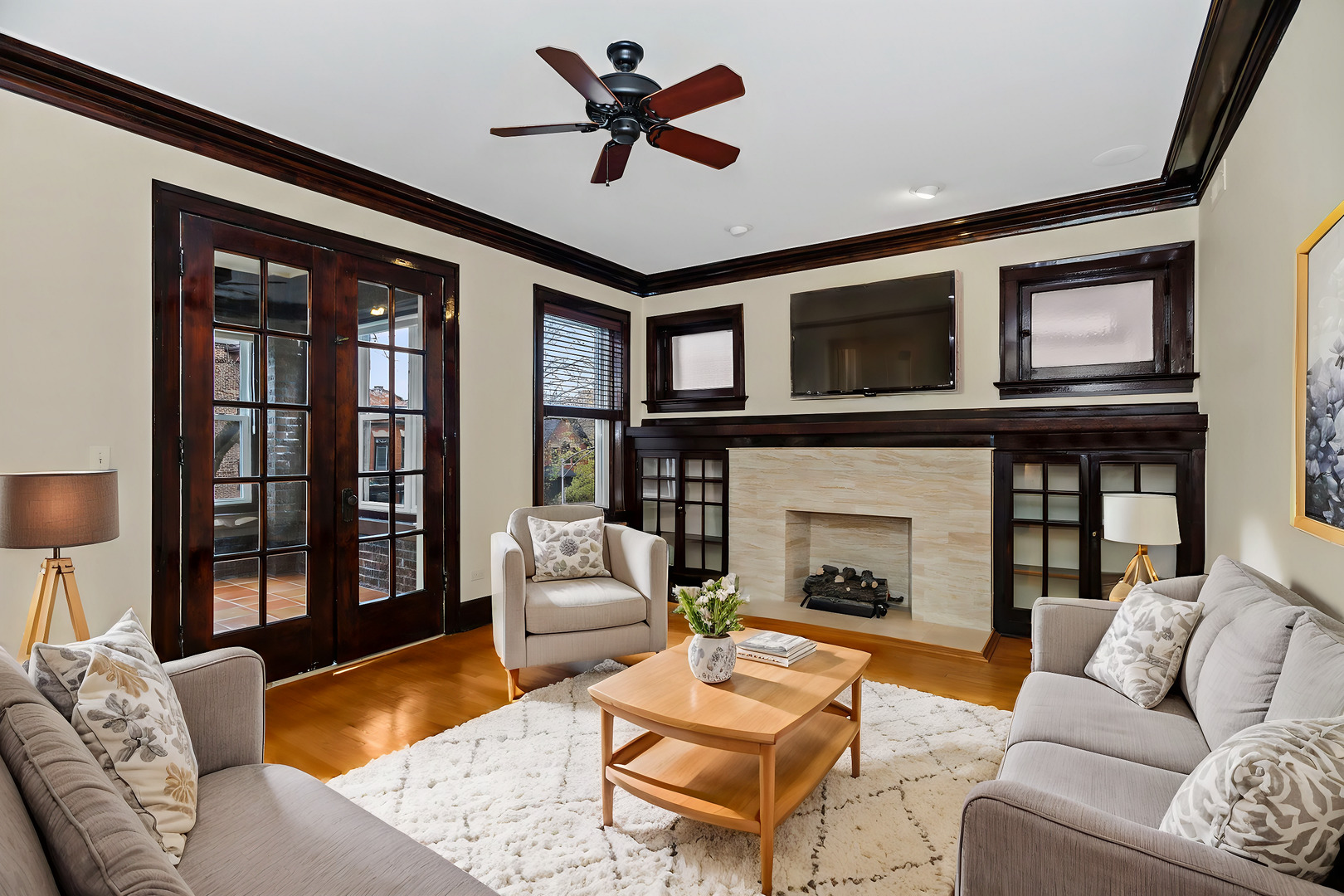 1453 W Rascher Avenue Unit: 2E