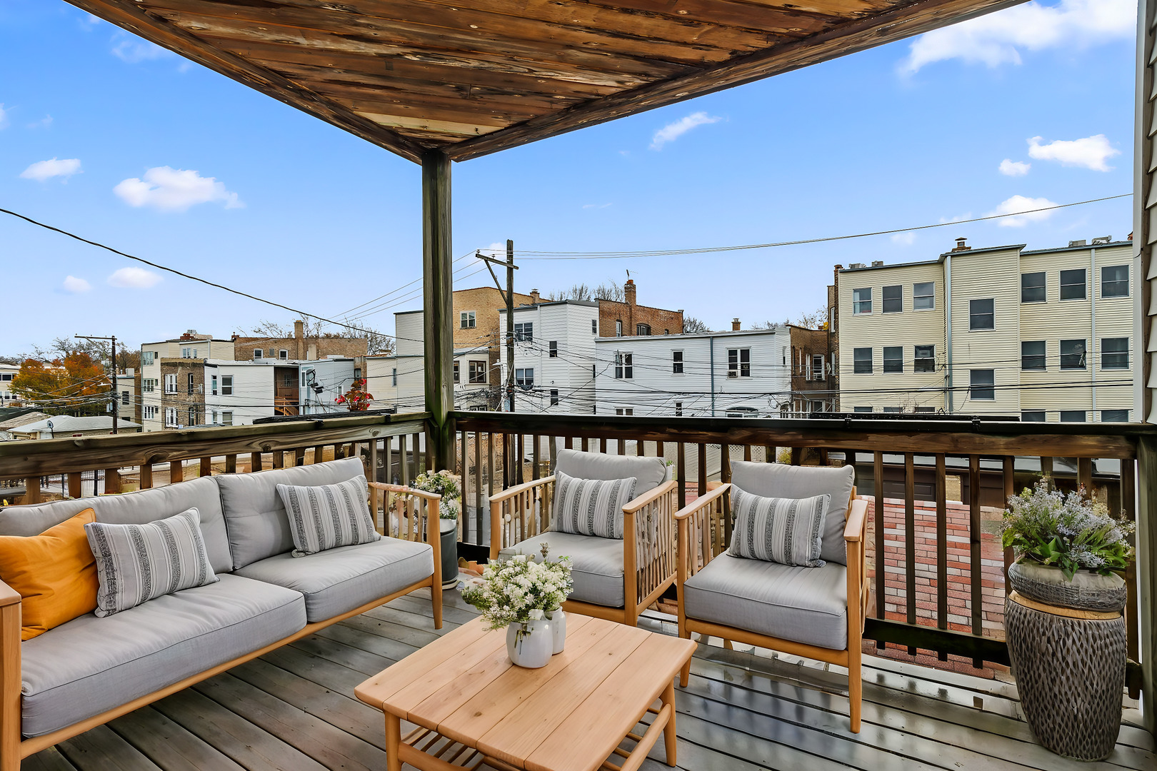 1453 W Rascher Avenue Unit: 2E