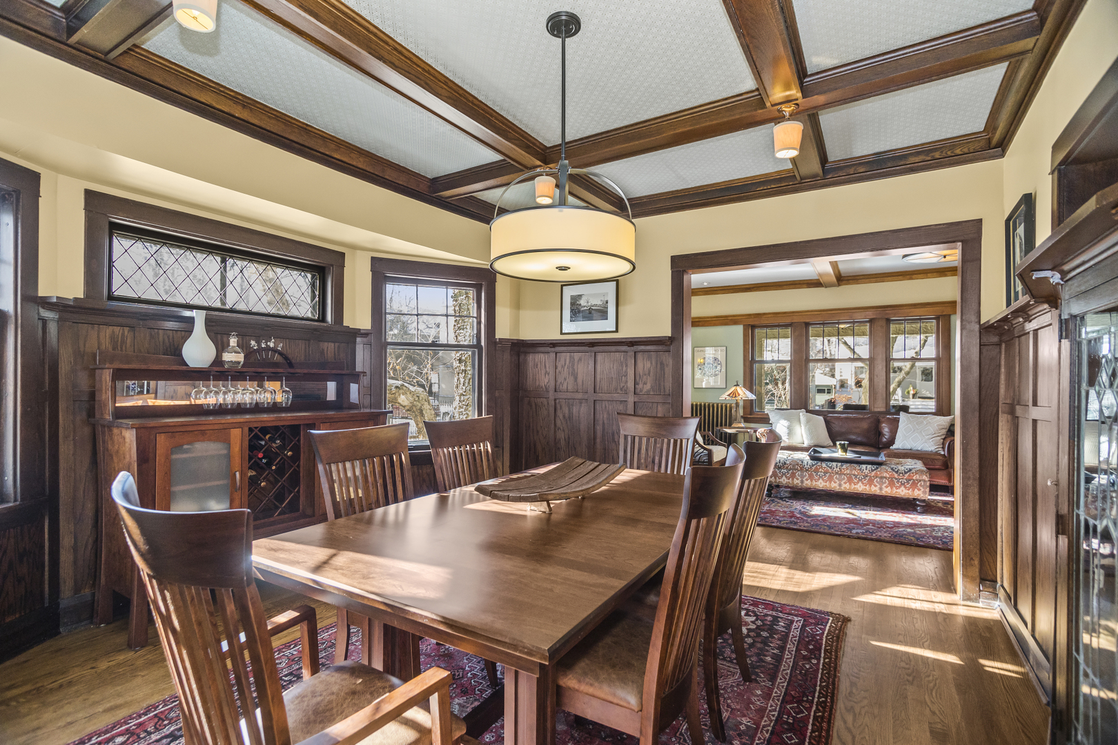 5537 N MAGNOLIA Avenue