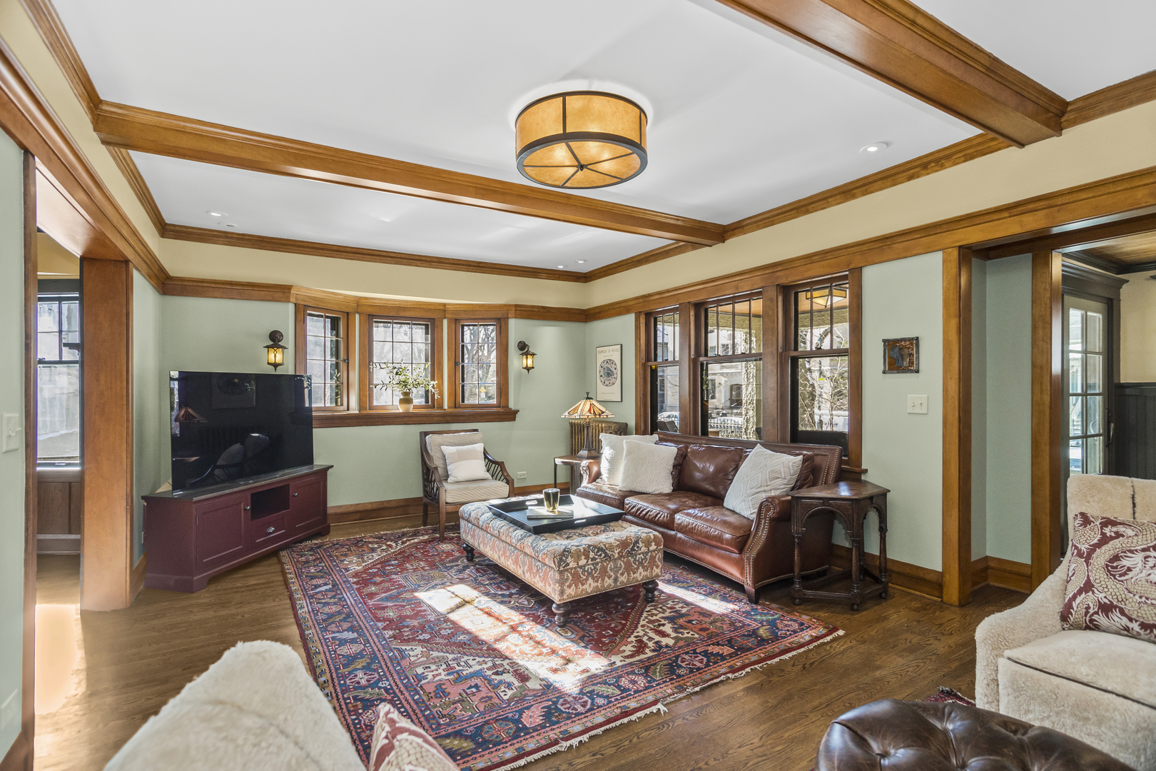 5537 N MAGNOLIA Avenue