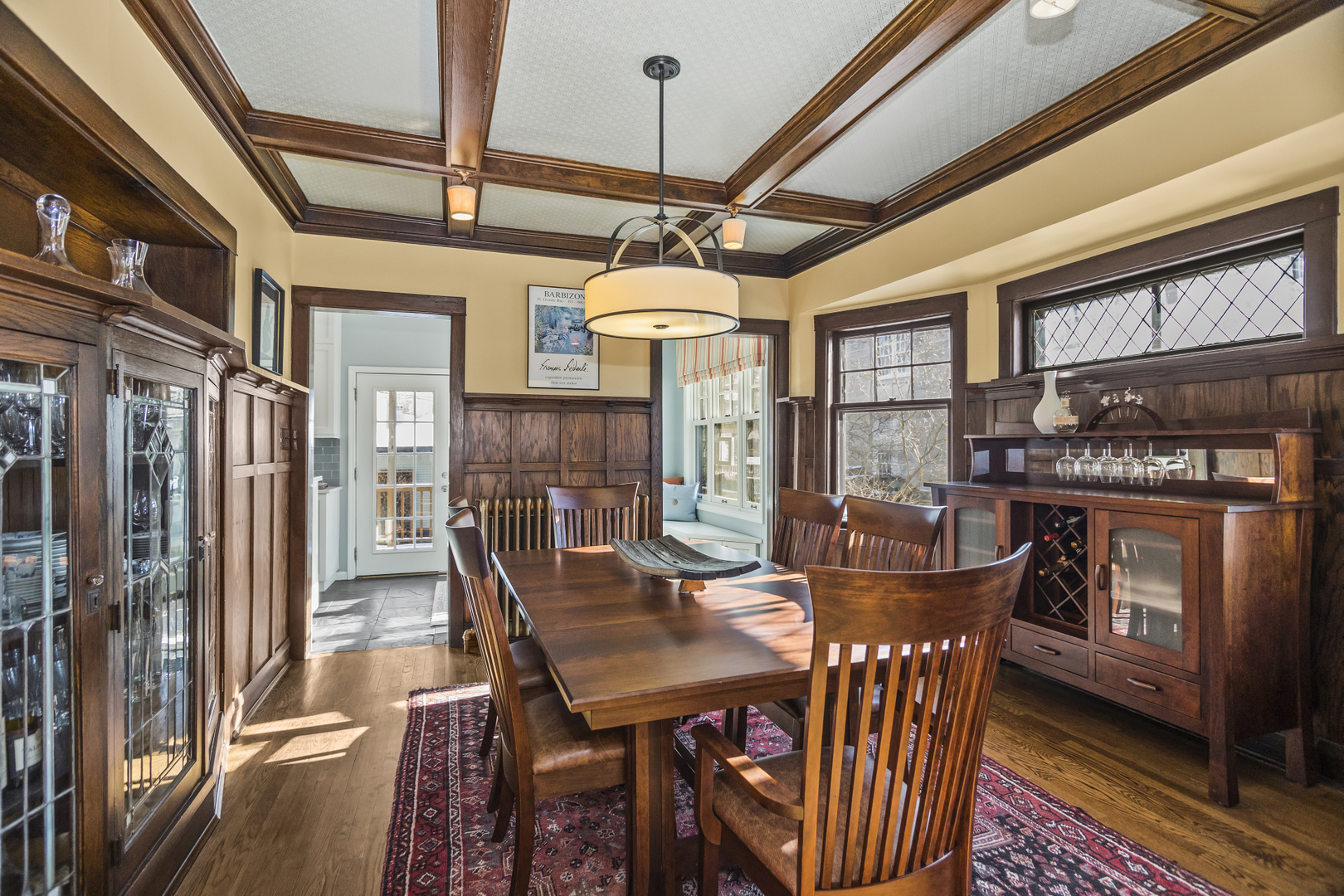 5537 N MAGNOLIA Avenue