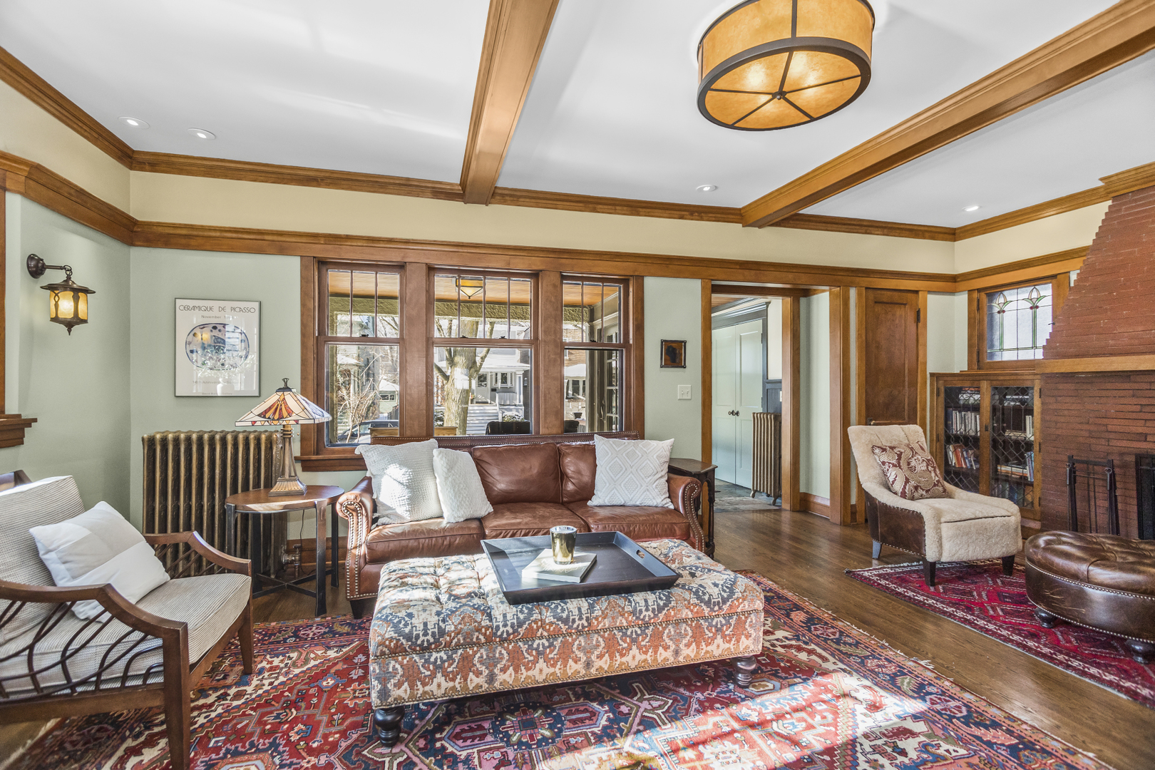 5537 N MAGNOLIA Avenue