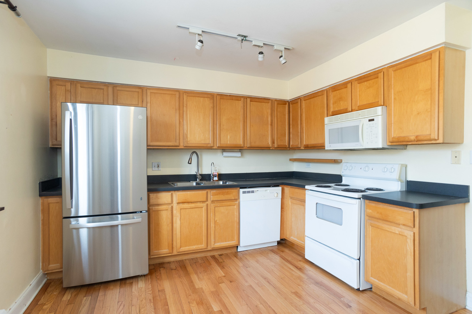 6828 N Greenview Avenue Unit: 3N