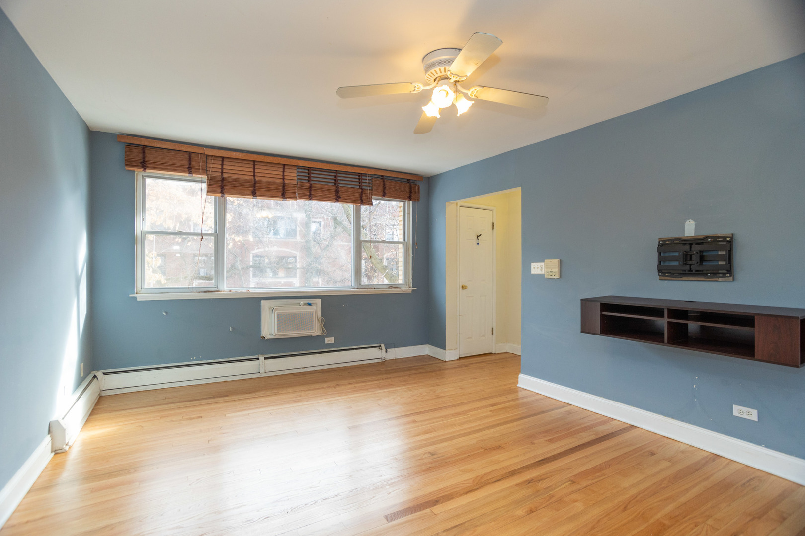 6828 N Greenview Avenue Unit: 3N