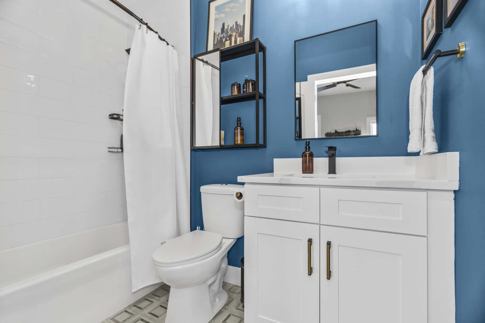 1624 W Peterson Avenue