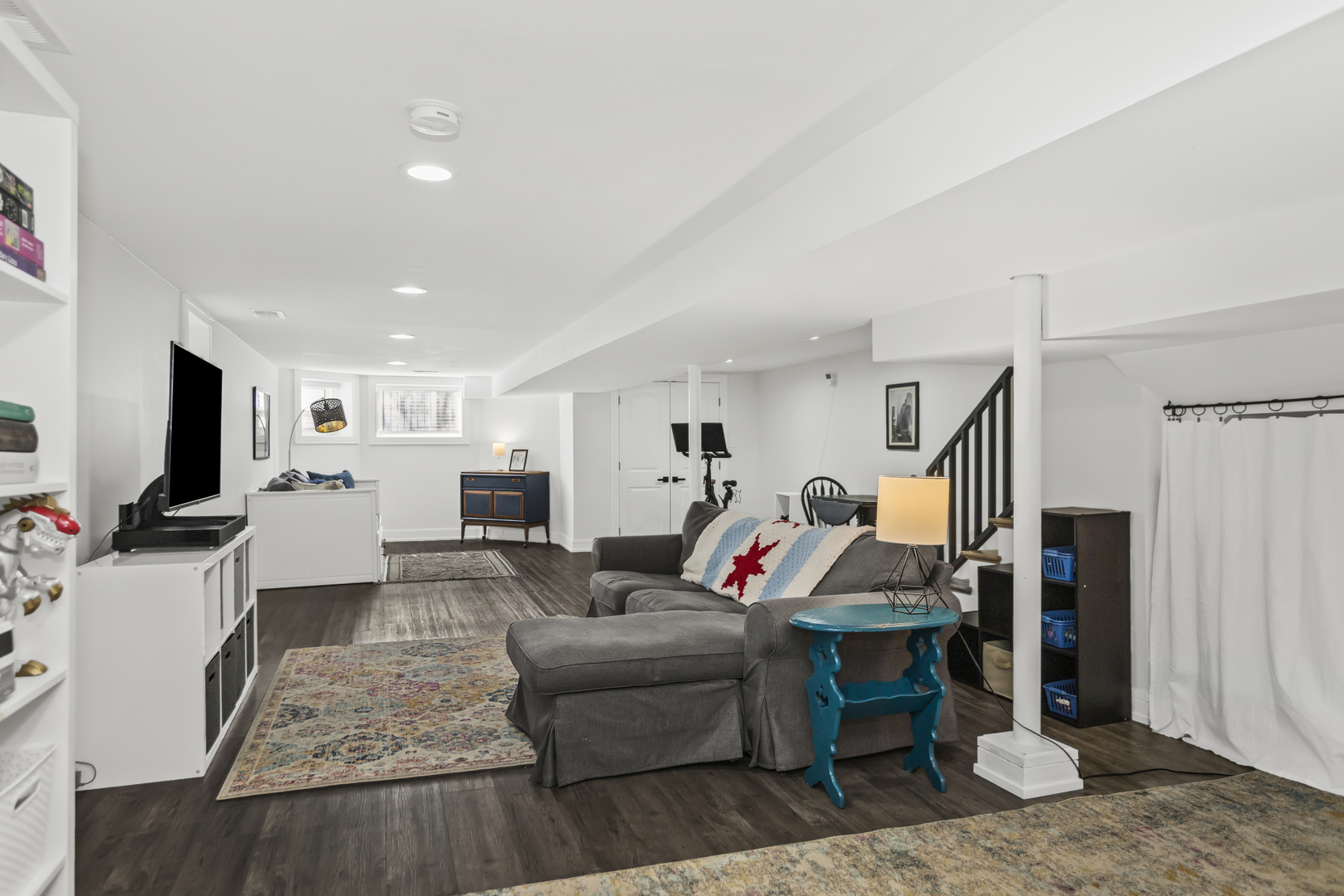 1624 W Peterson Avenue