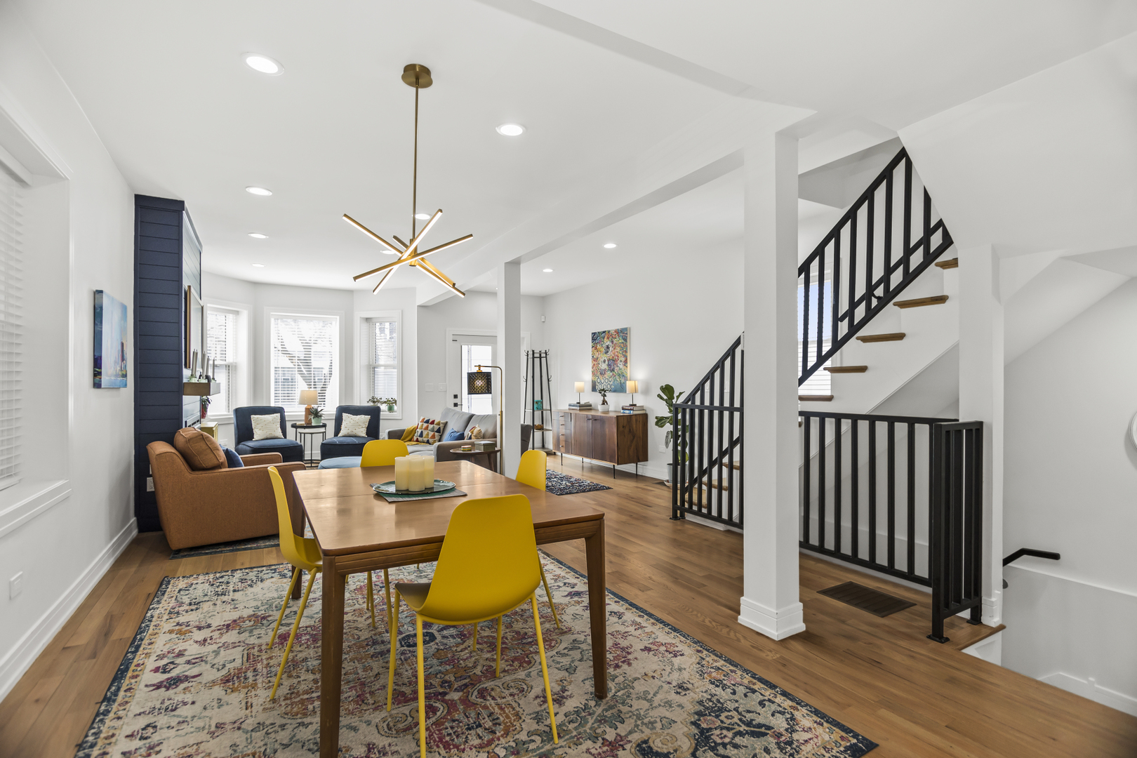 1624 W Peterson Avenue