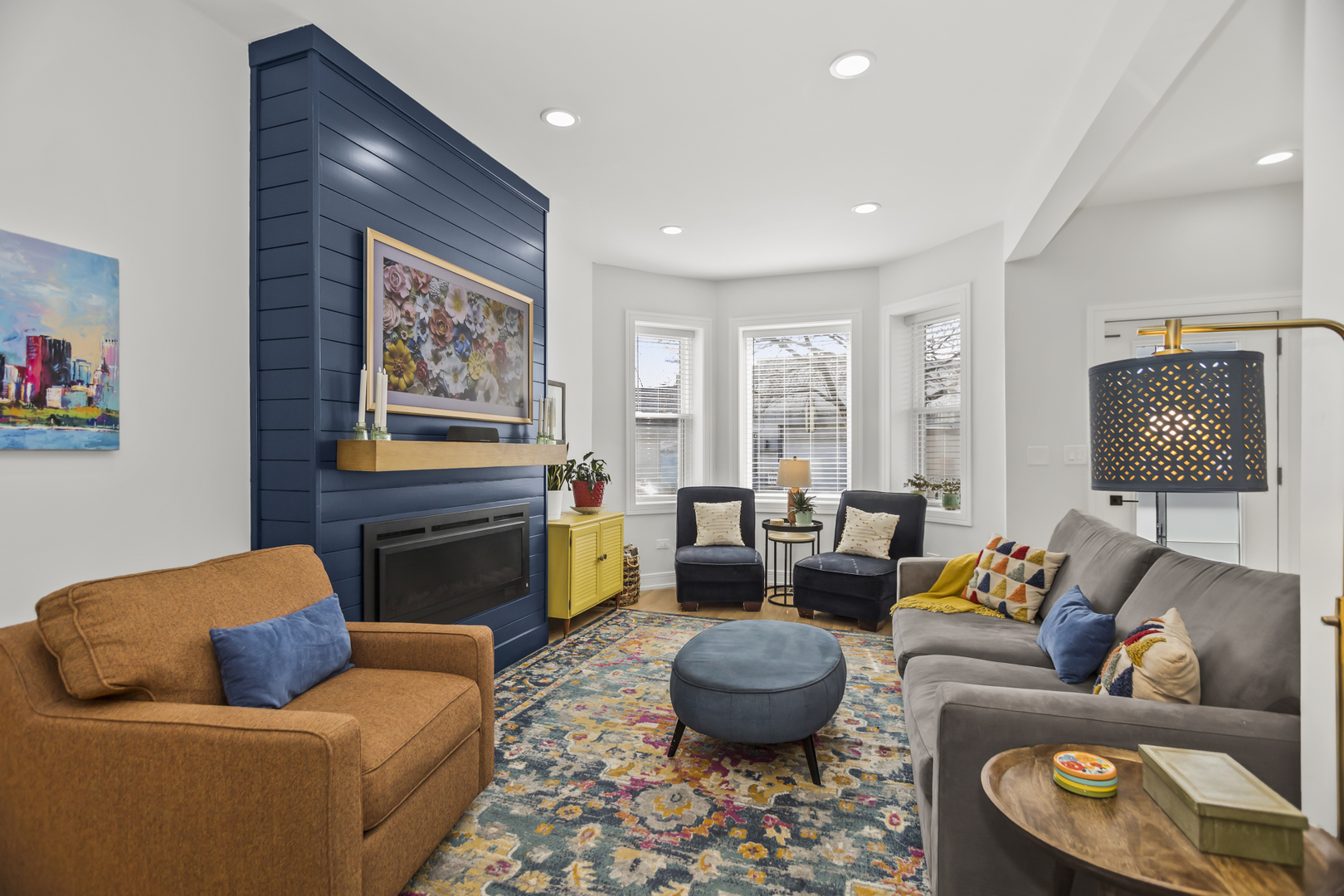 1624 W Peterson Avenue