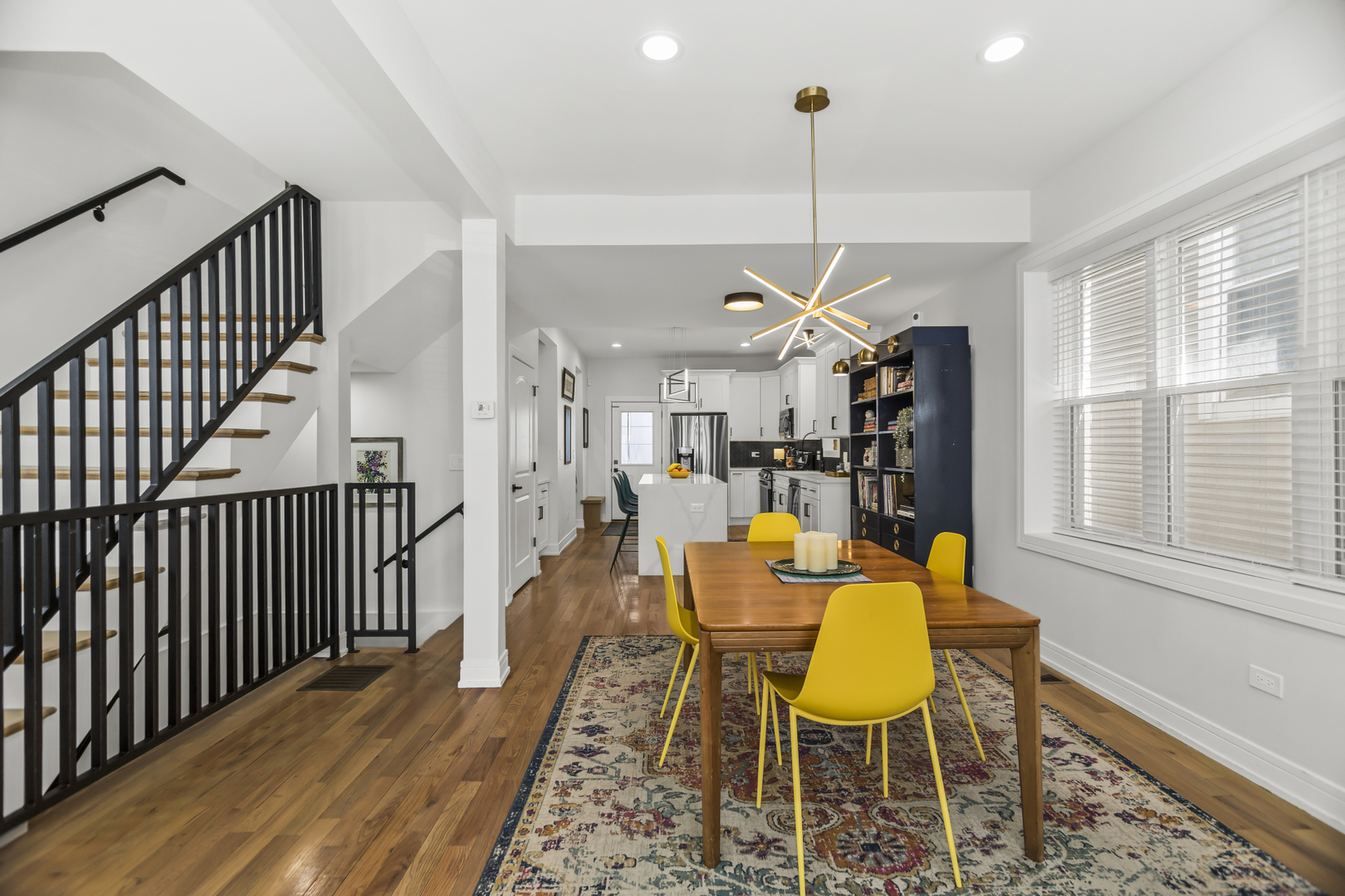 1624 W Peterson Avenue