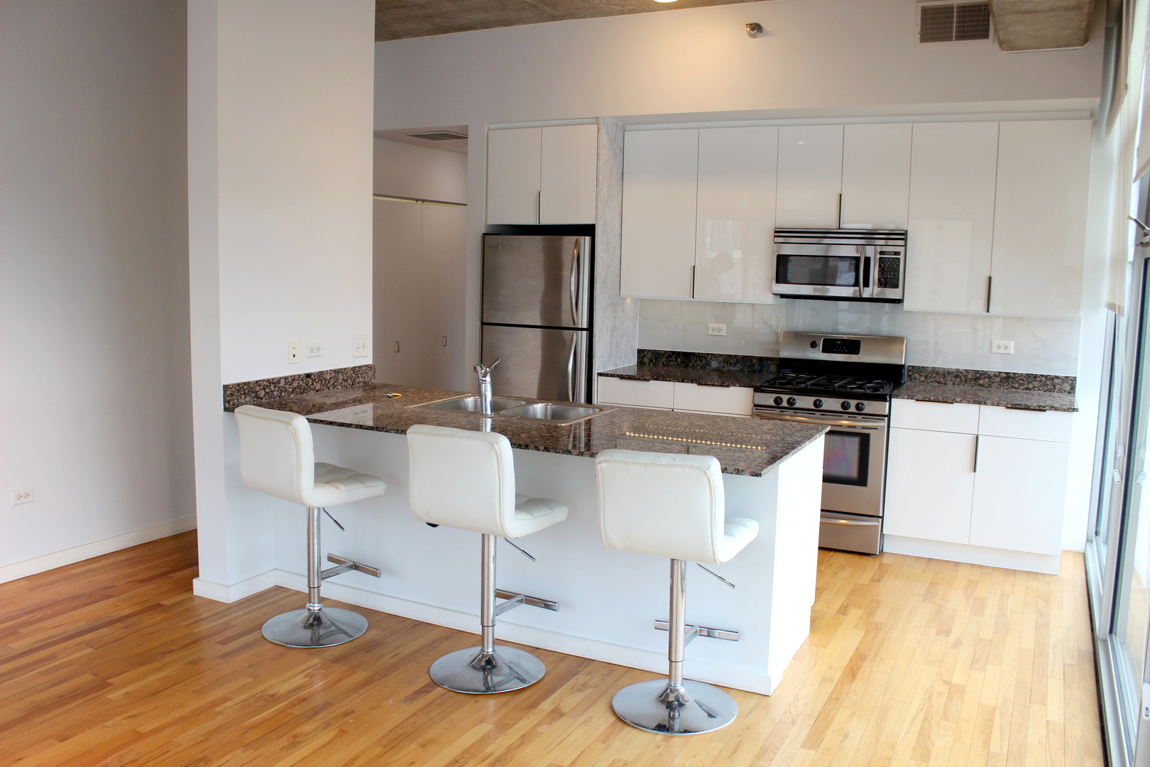 1620 S Michigan Avenue Unit: 801