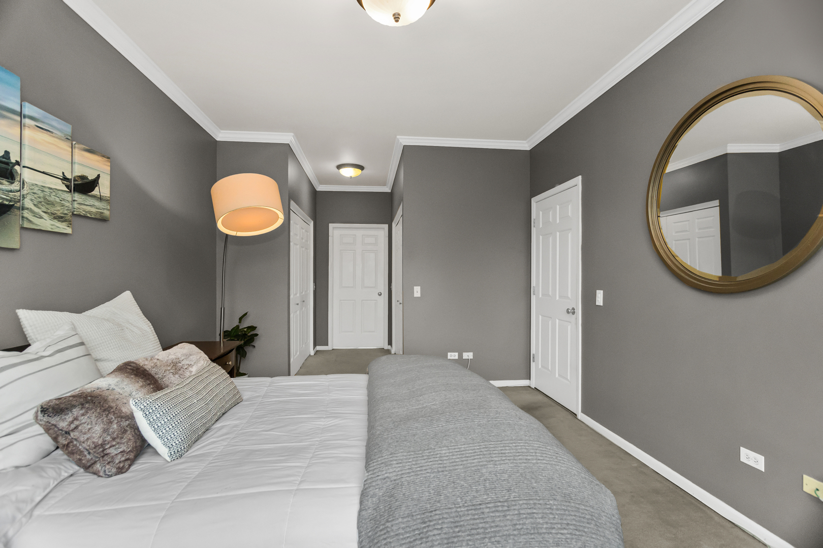 2040 W Belmont Avenue Unit: 306