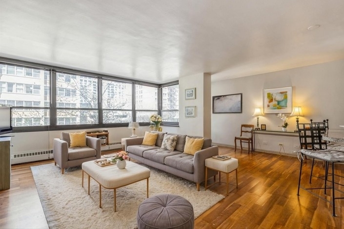 33 E CEDAR Street Unit: 6H