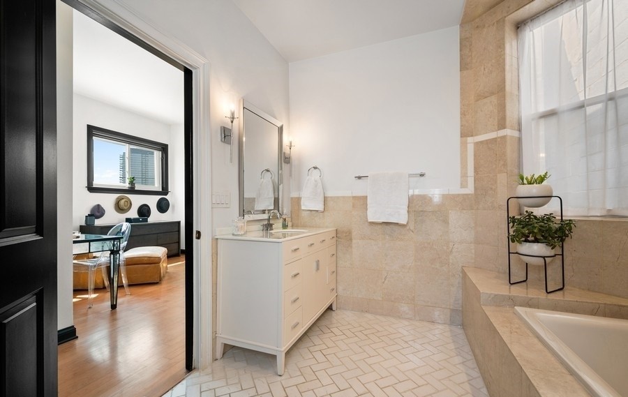 1727 N Clybourn Avenue Unit: 3