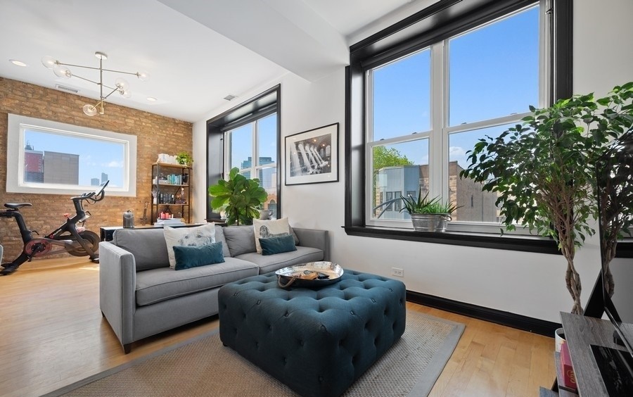 1727 N Clybourn Avenue Unit: 3