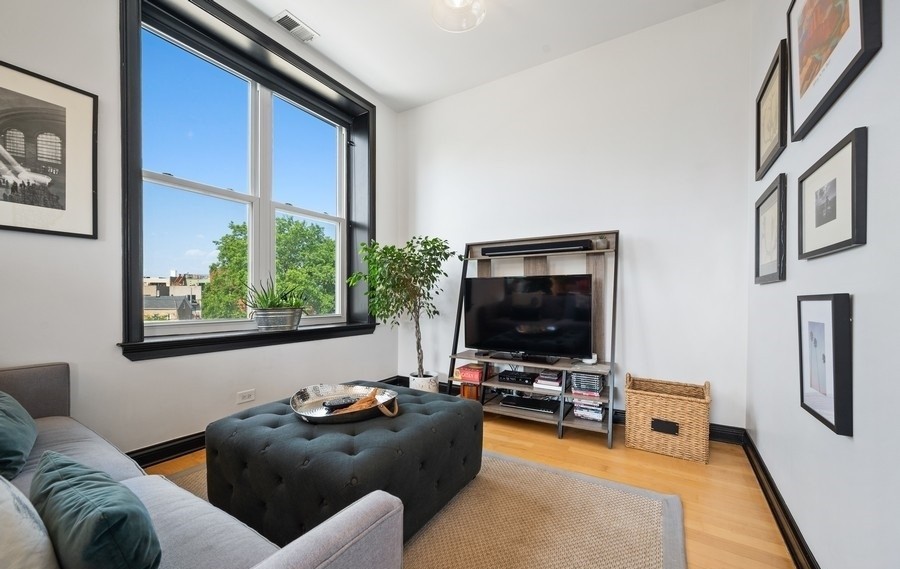 1727 N Clybourn Avenue Unit: 3