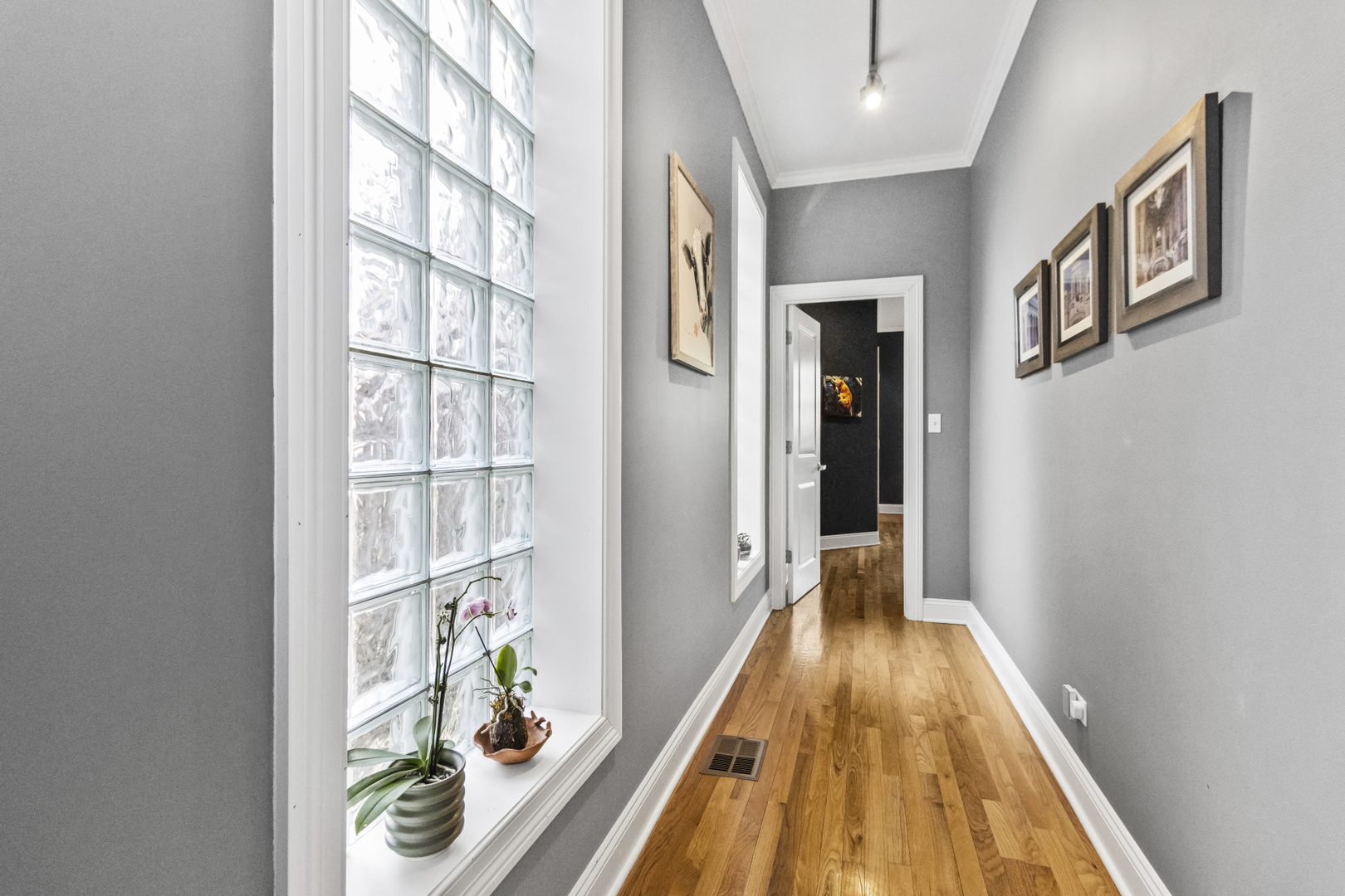 2734 W Potomac Avenue Unit: 1