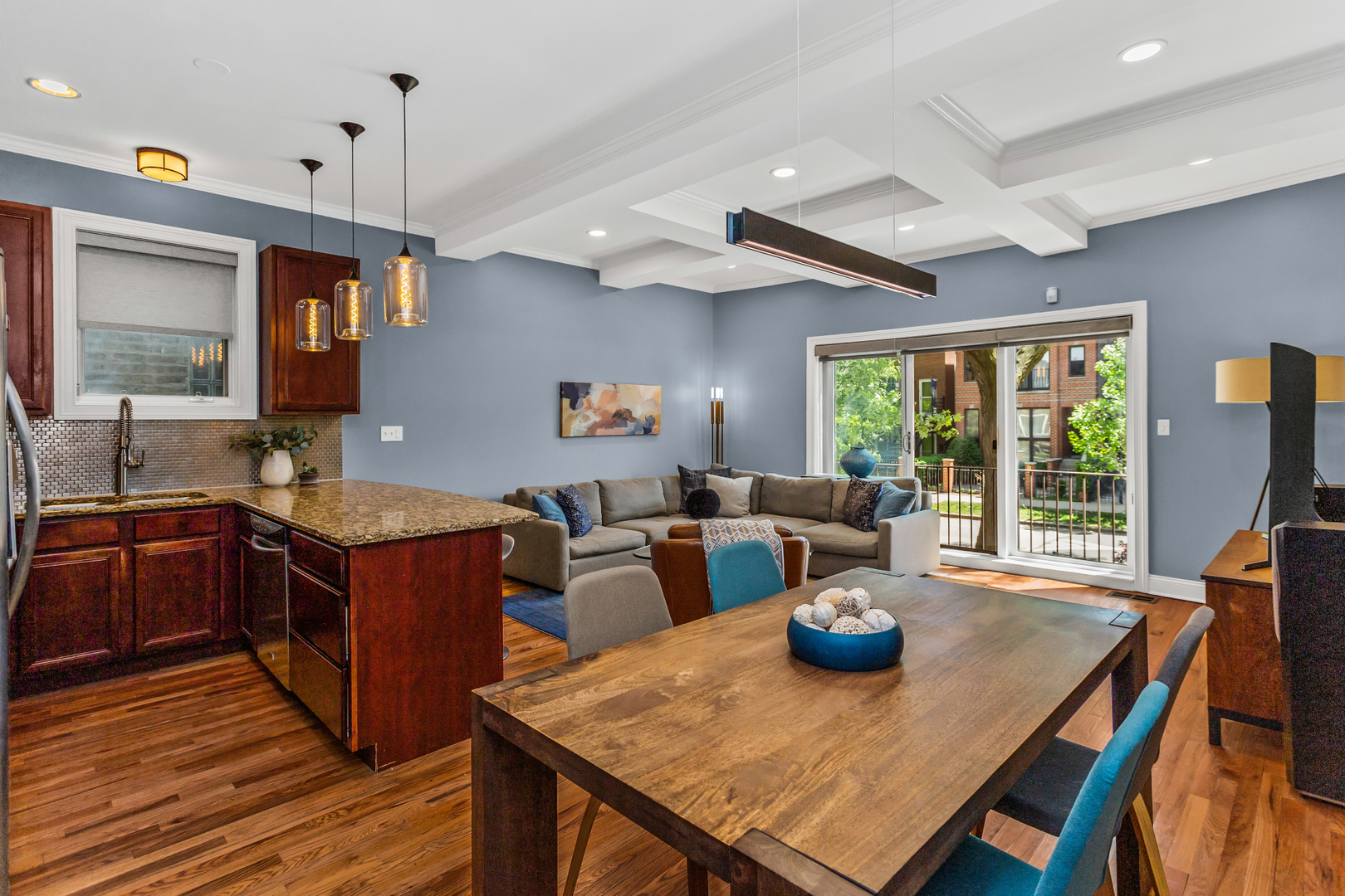 2734 W Potomac Avenue Unit: 1