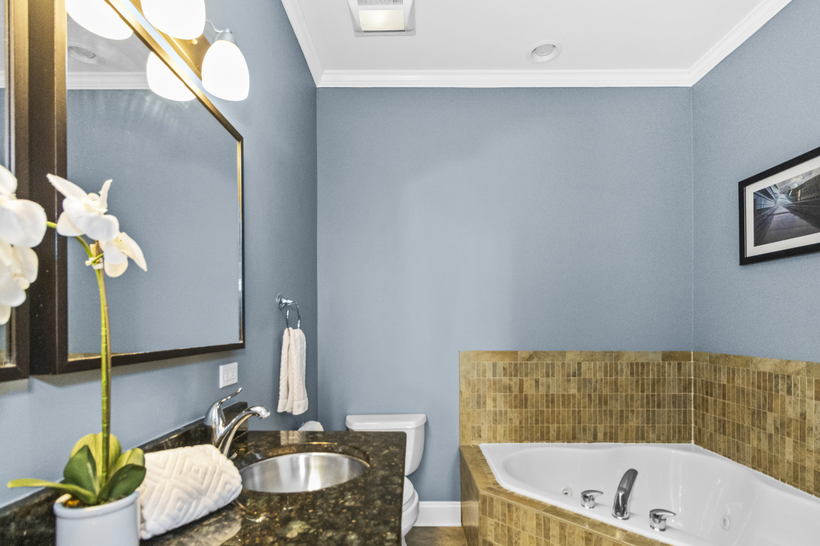 2734 W Potomac Avenue Unit: 1