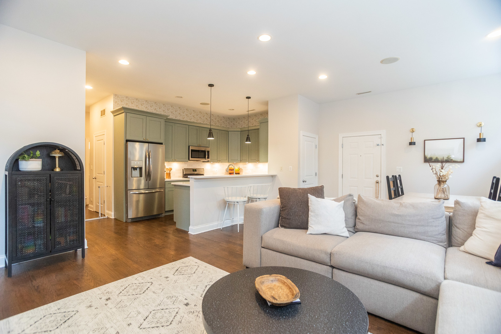 1324 W Pratt Boulevard Unit: 1W