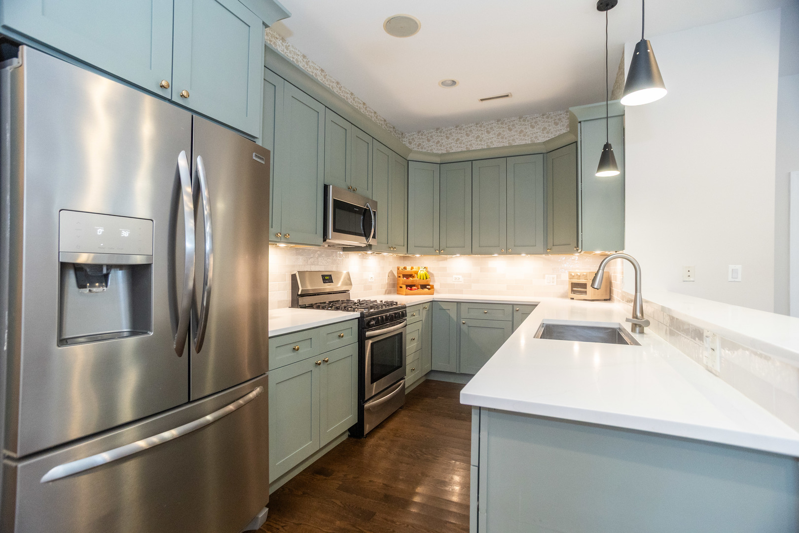 1324 W Pratt Boulevard Unit: 1W