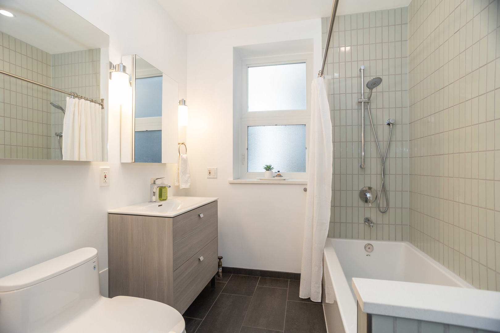 912 W Margate Terrace Unit: 2