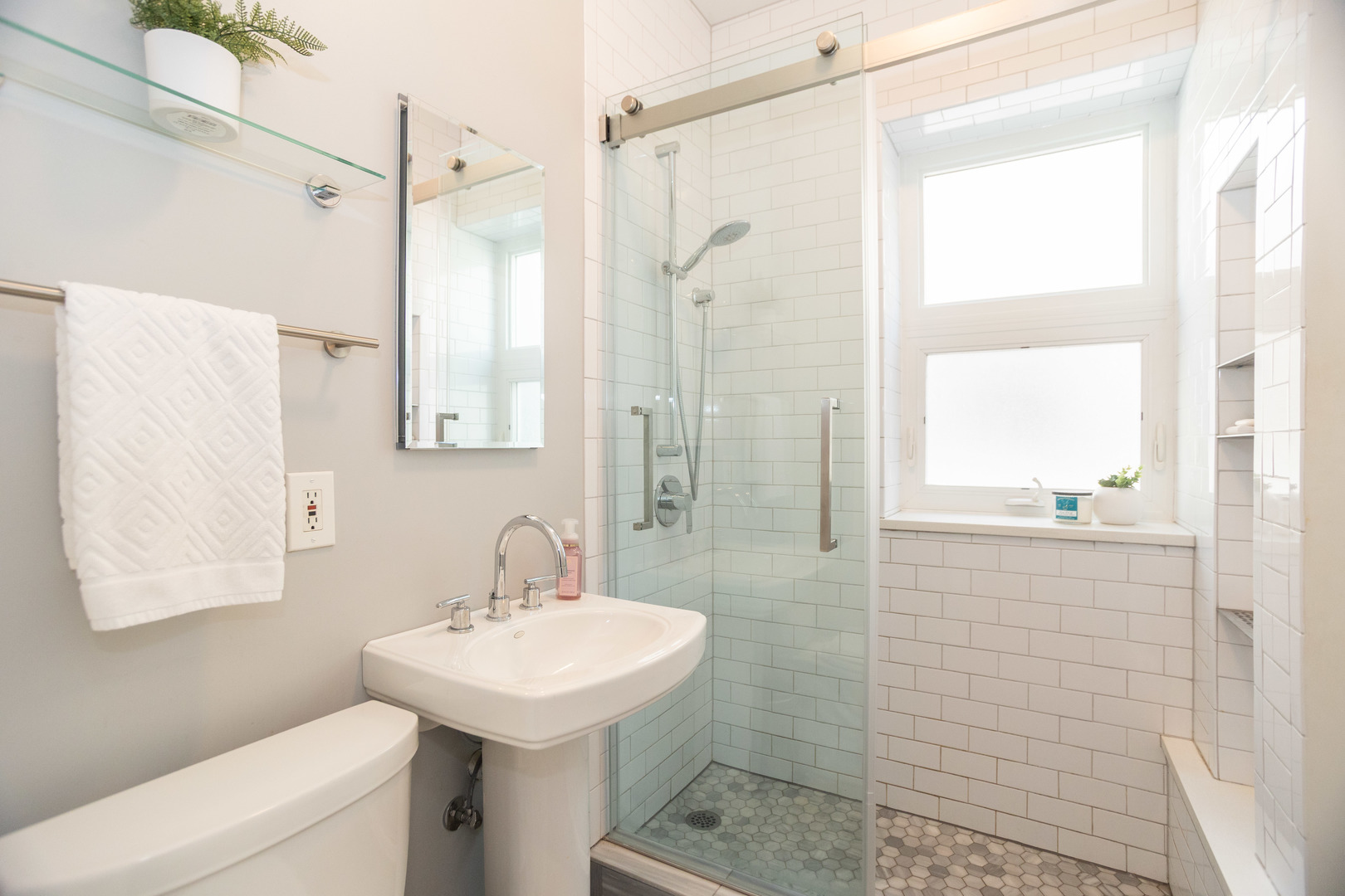 912 W Margate Terrace Unit: 2