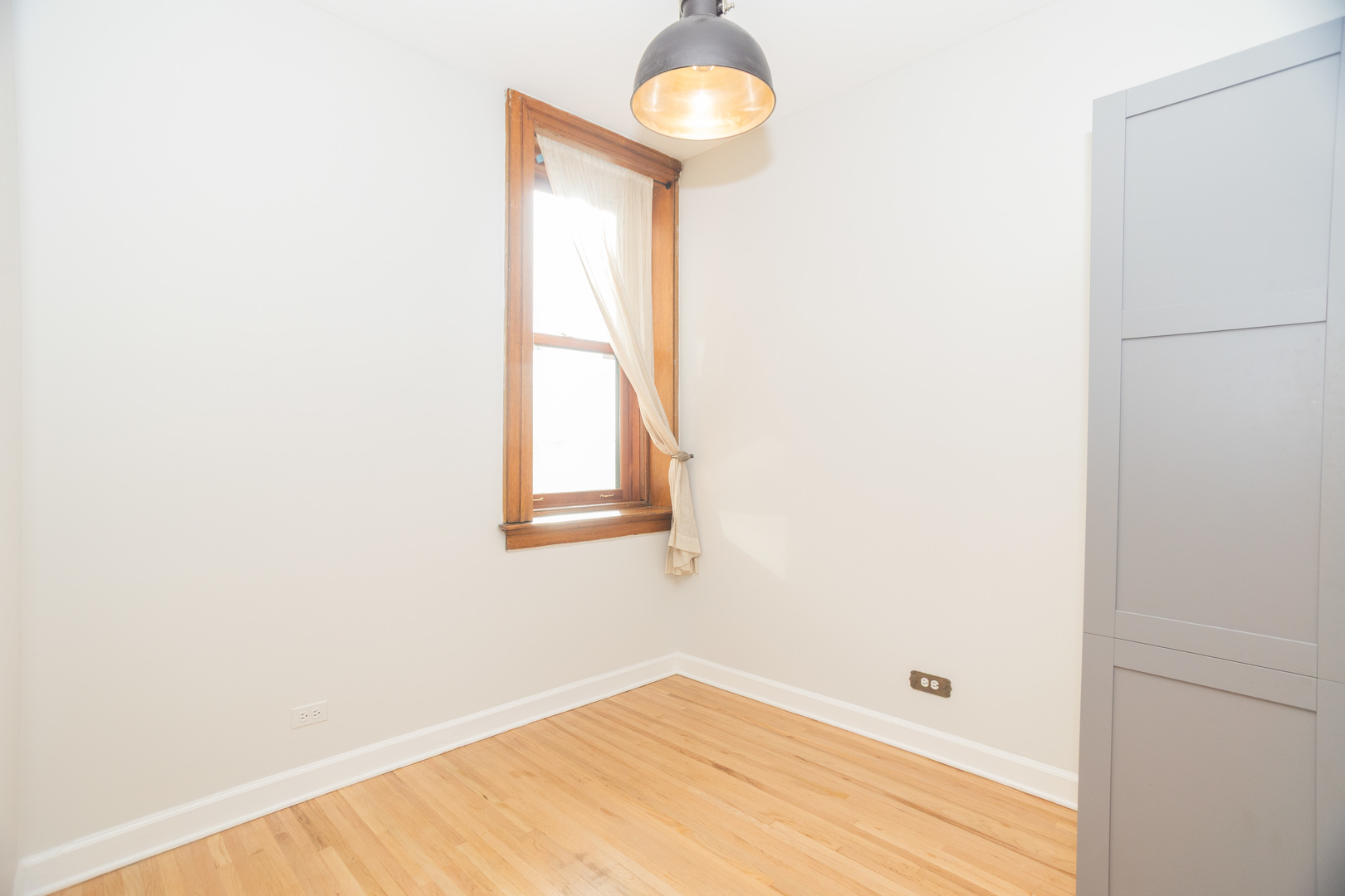 550 W Surf Street Unit: 204