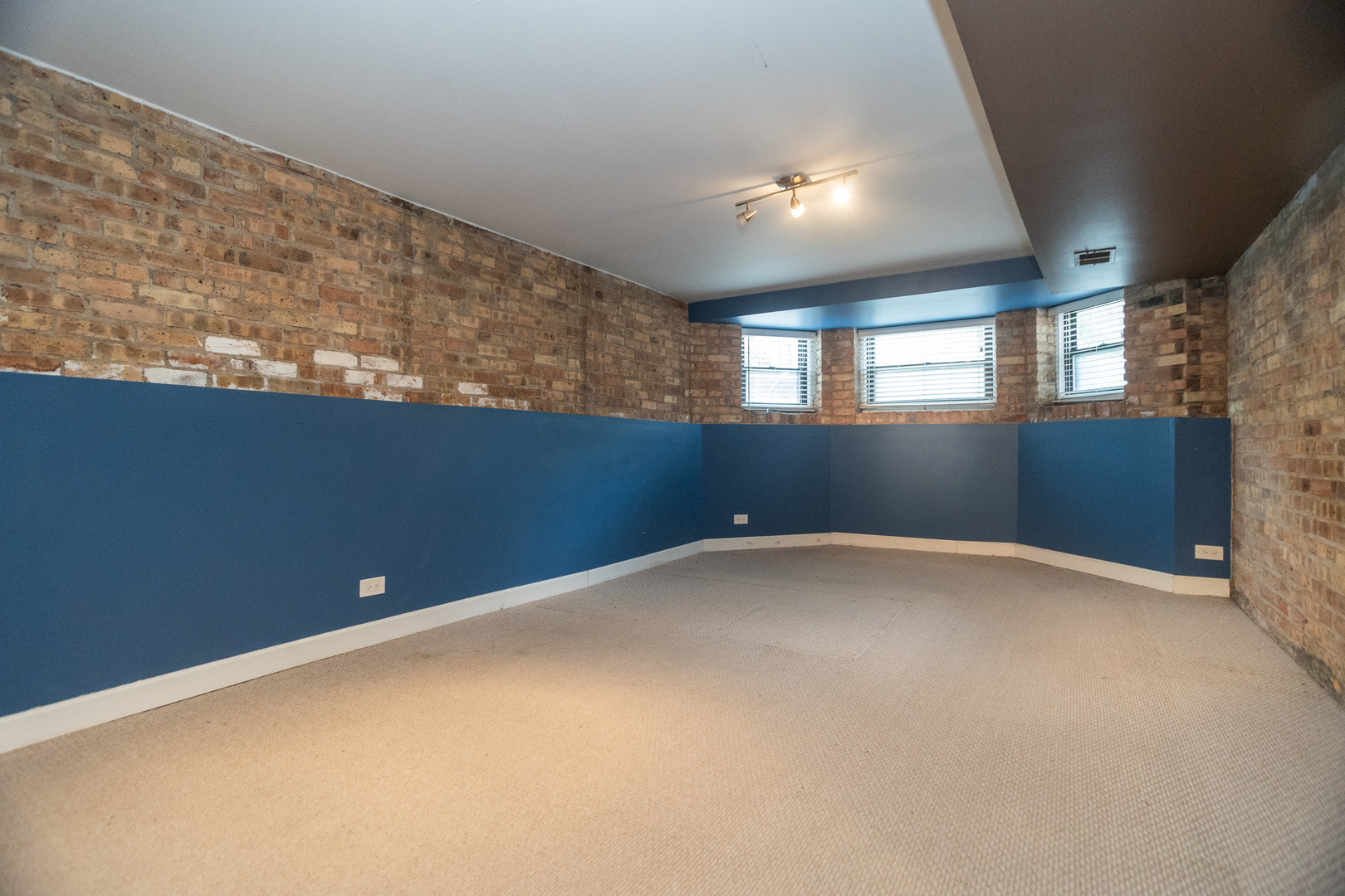 3806 N Fremont Street Unit: 1