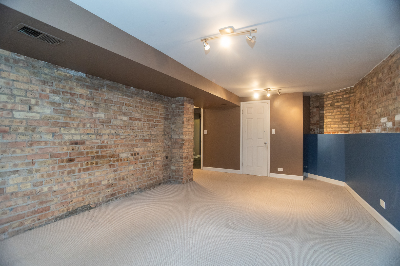 3806 N Fremont Street Unit: 1