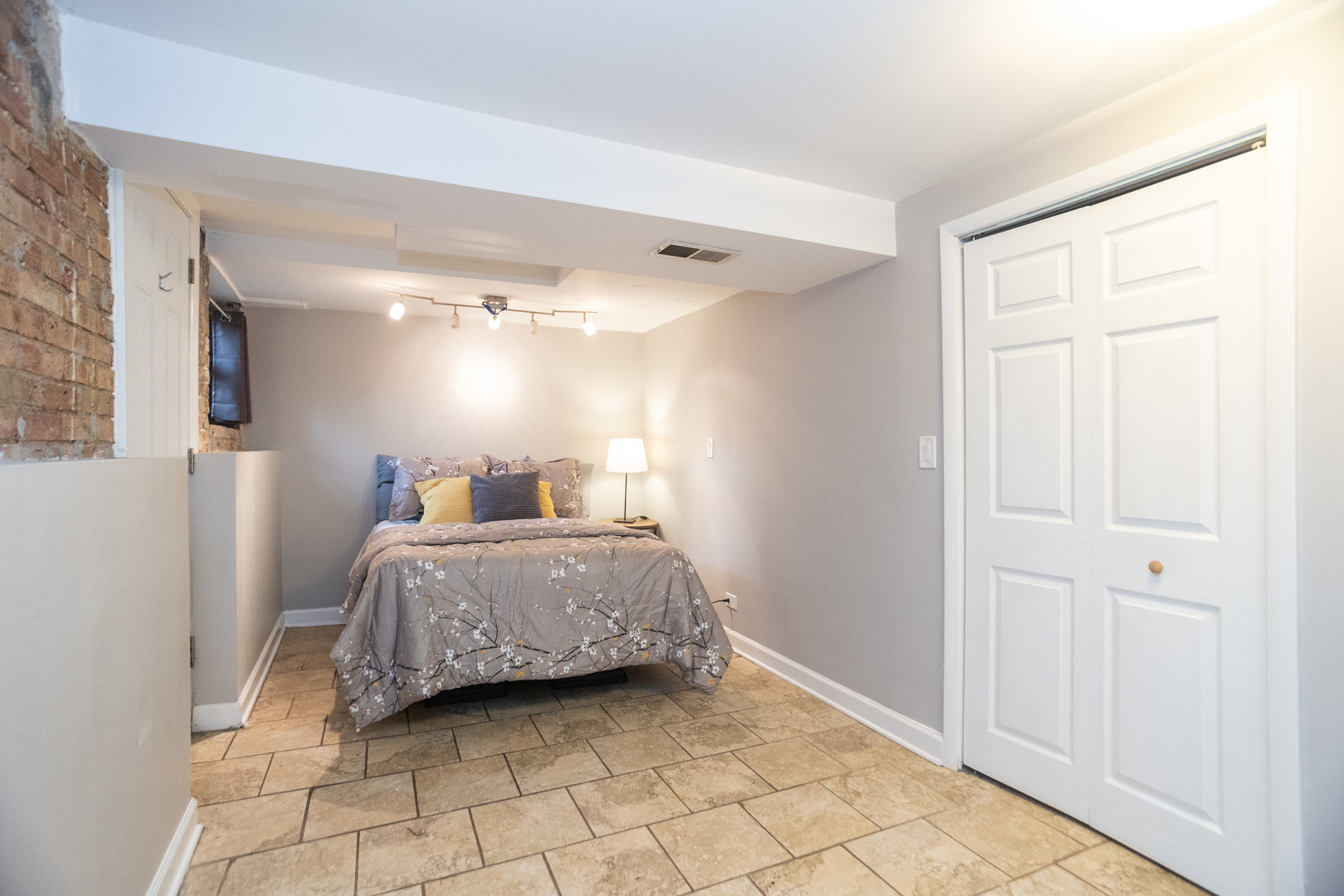 3806 N Fremont Street Unit: 1