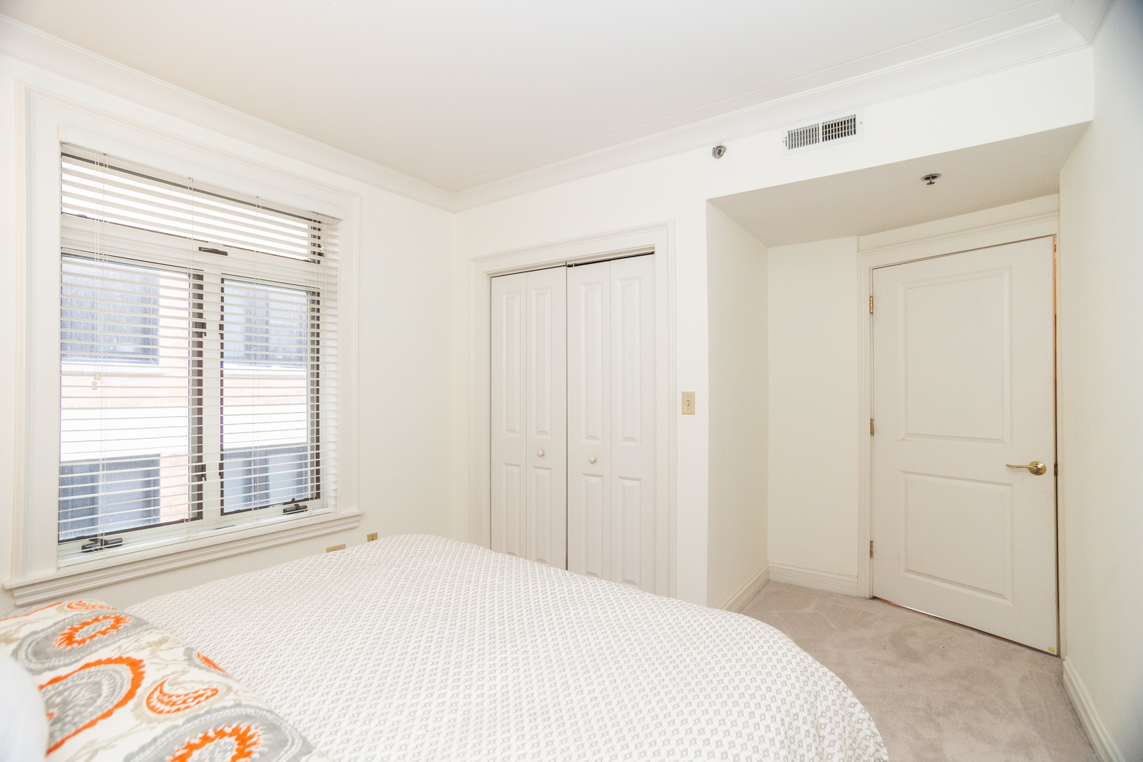 5230 N Kenmore Avenue Unit: 3C