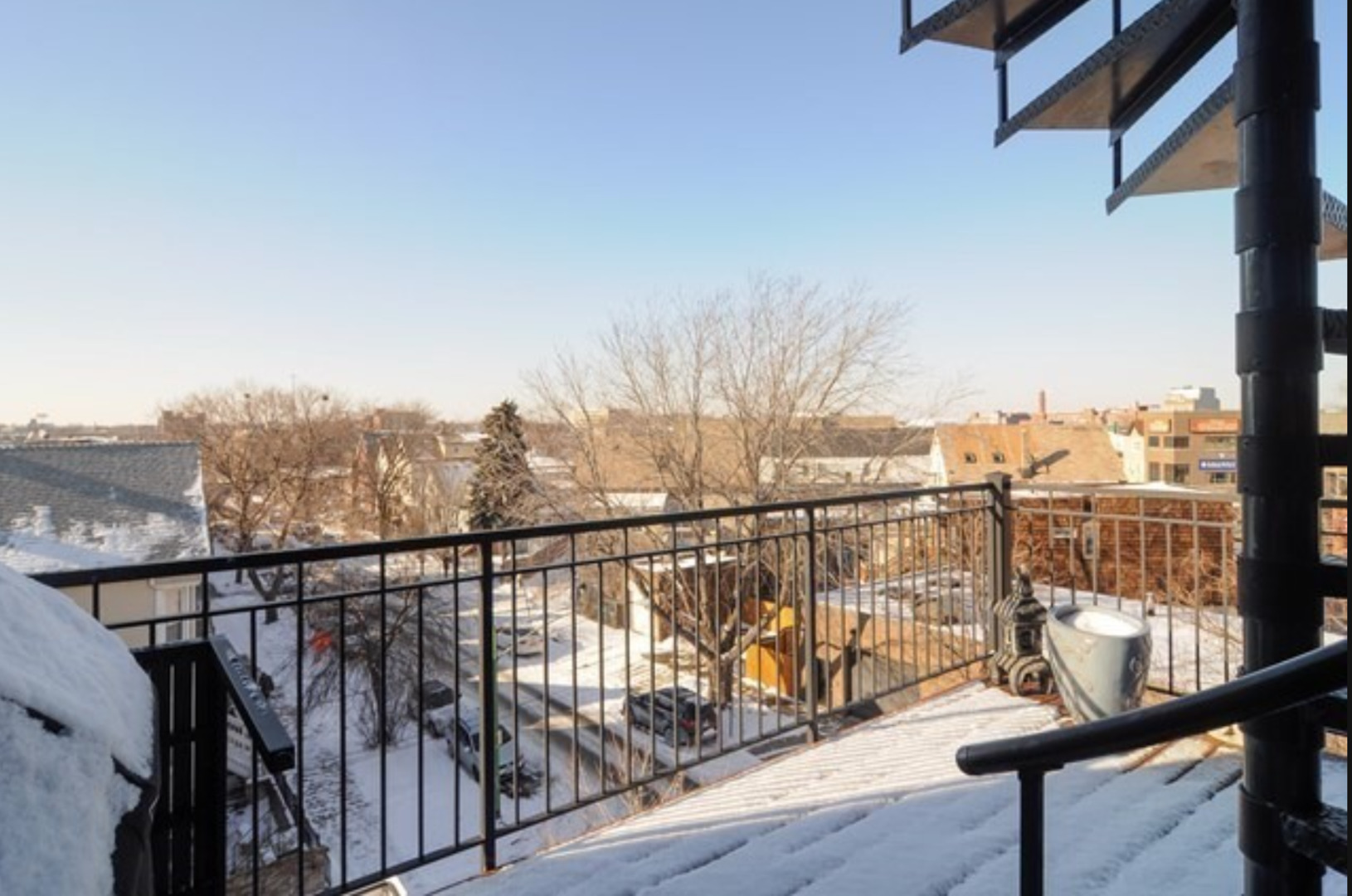 3056 N OAKLEY Avenue Unit: 4N