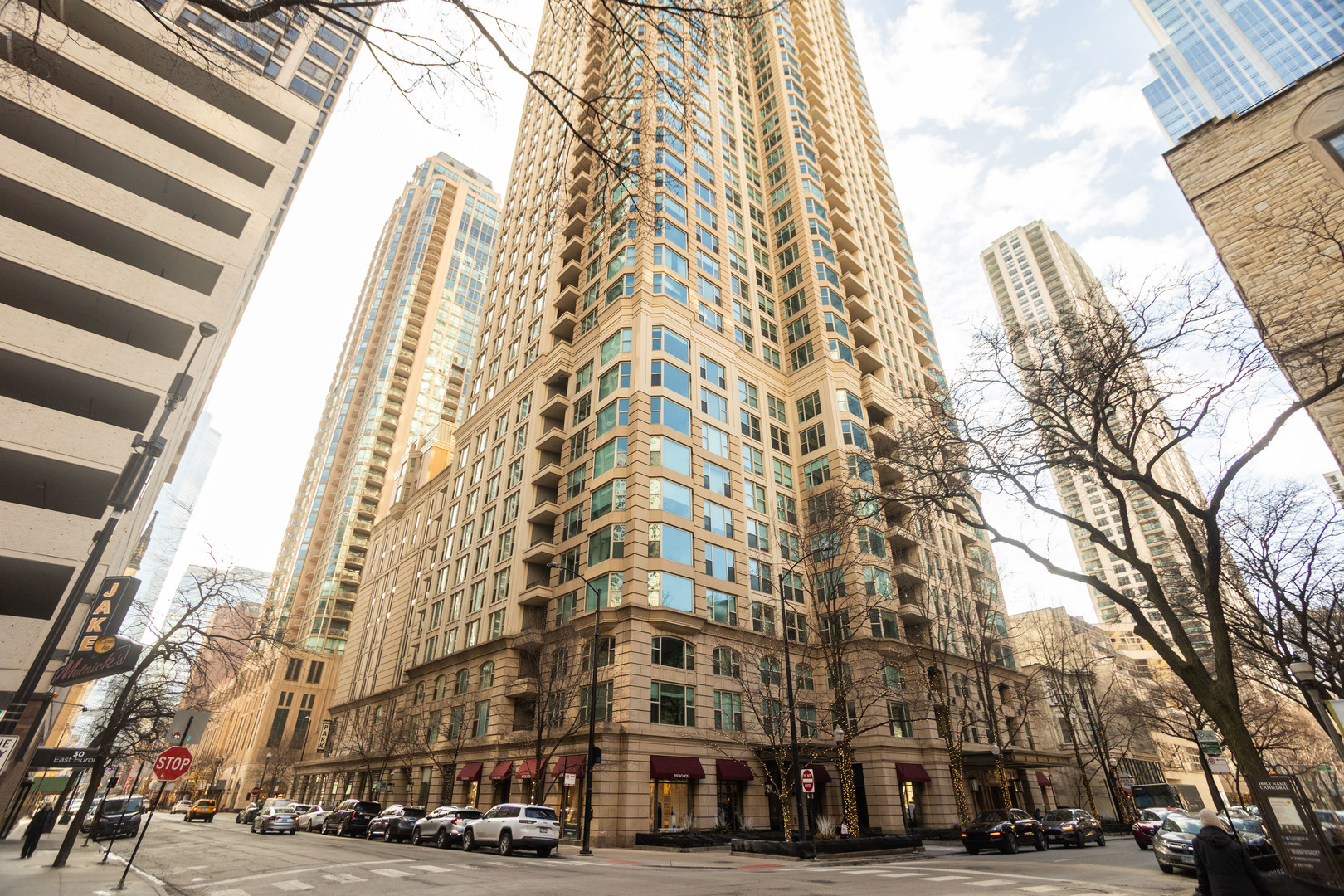 25 E SUPERIOR Street Unit: 705