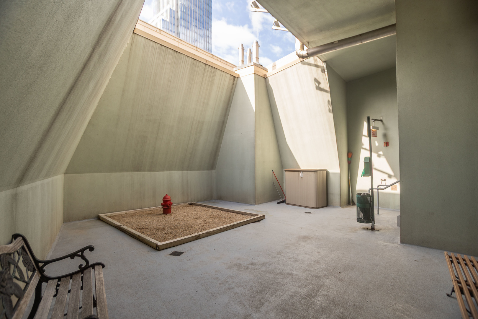 25 E SUPERIOR Street Unit: 705