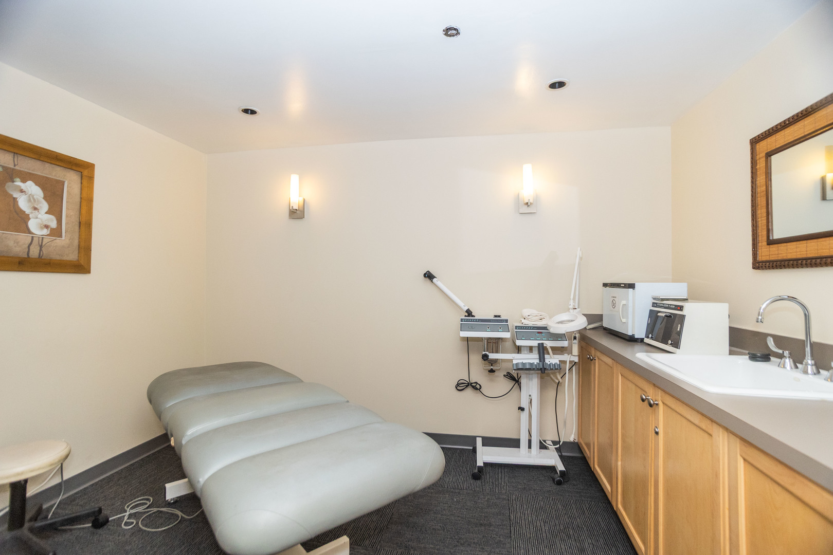 25 E SUPERIOR Street Unit: 705