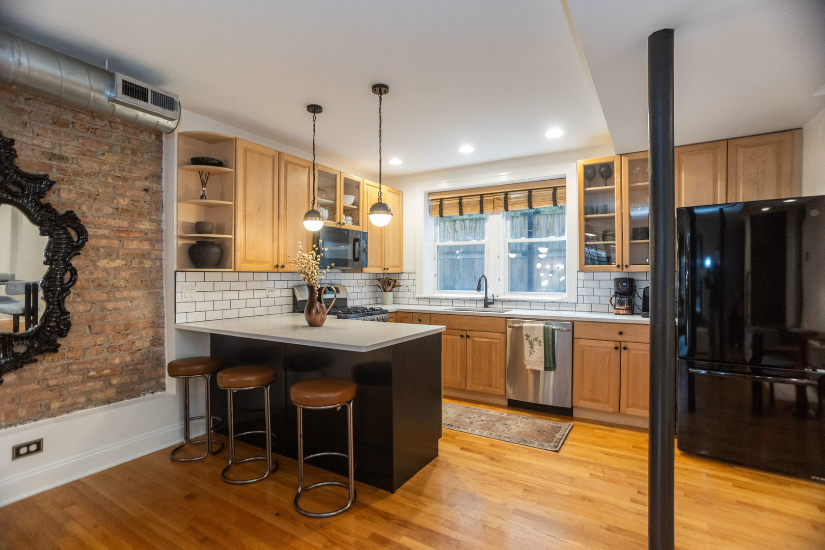 5350 N Glenwood Avenue Unit: GW