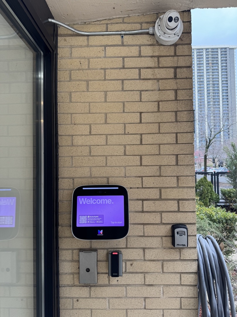 5906 N Sheridan Road Unit: 4F