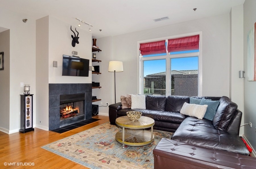 600 W Drummond Place Unit: 413