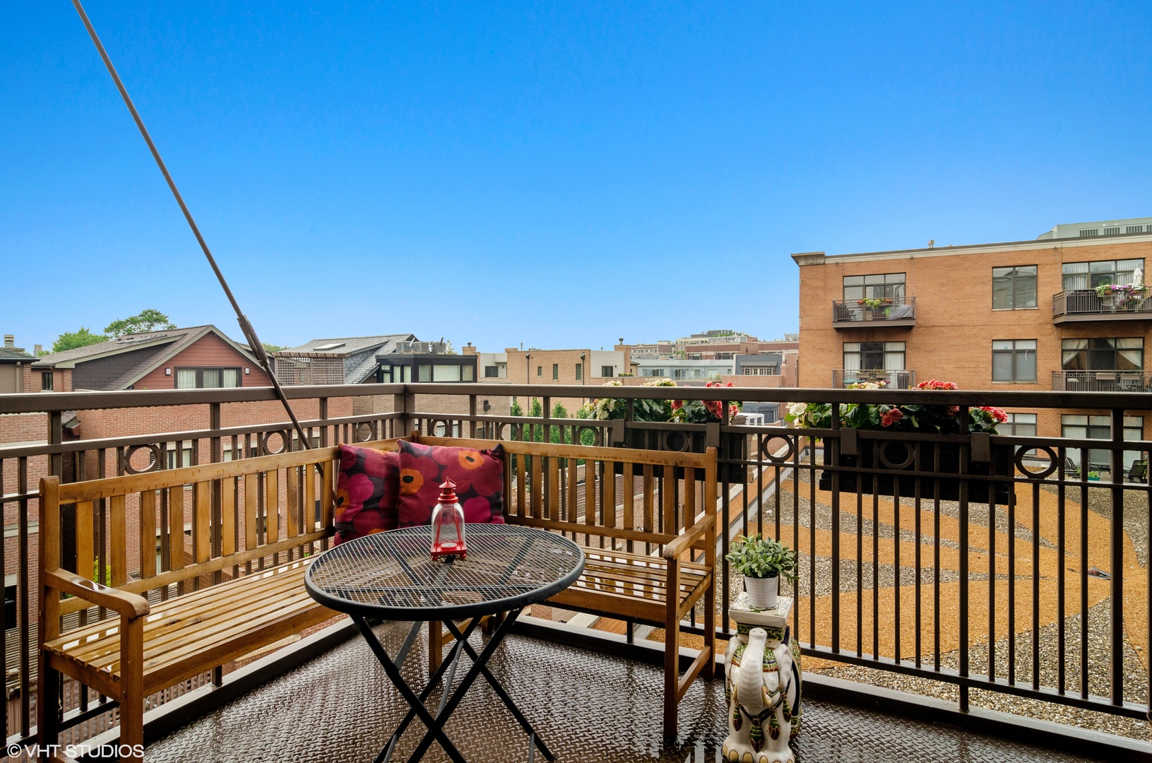 600 W Drummond Place Unit: 413