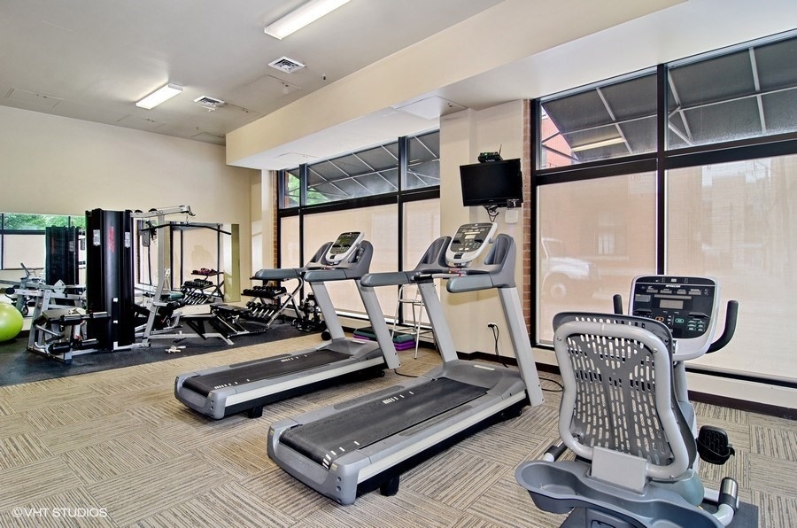 600 W Drummond Place Unit: 413