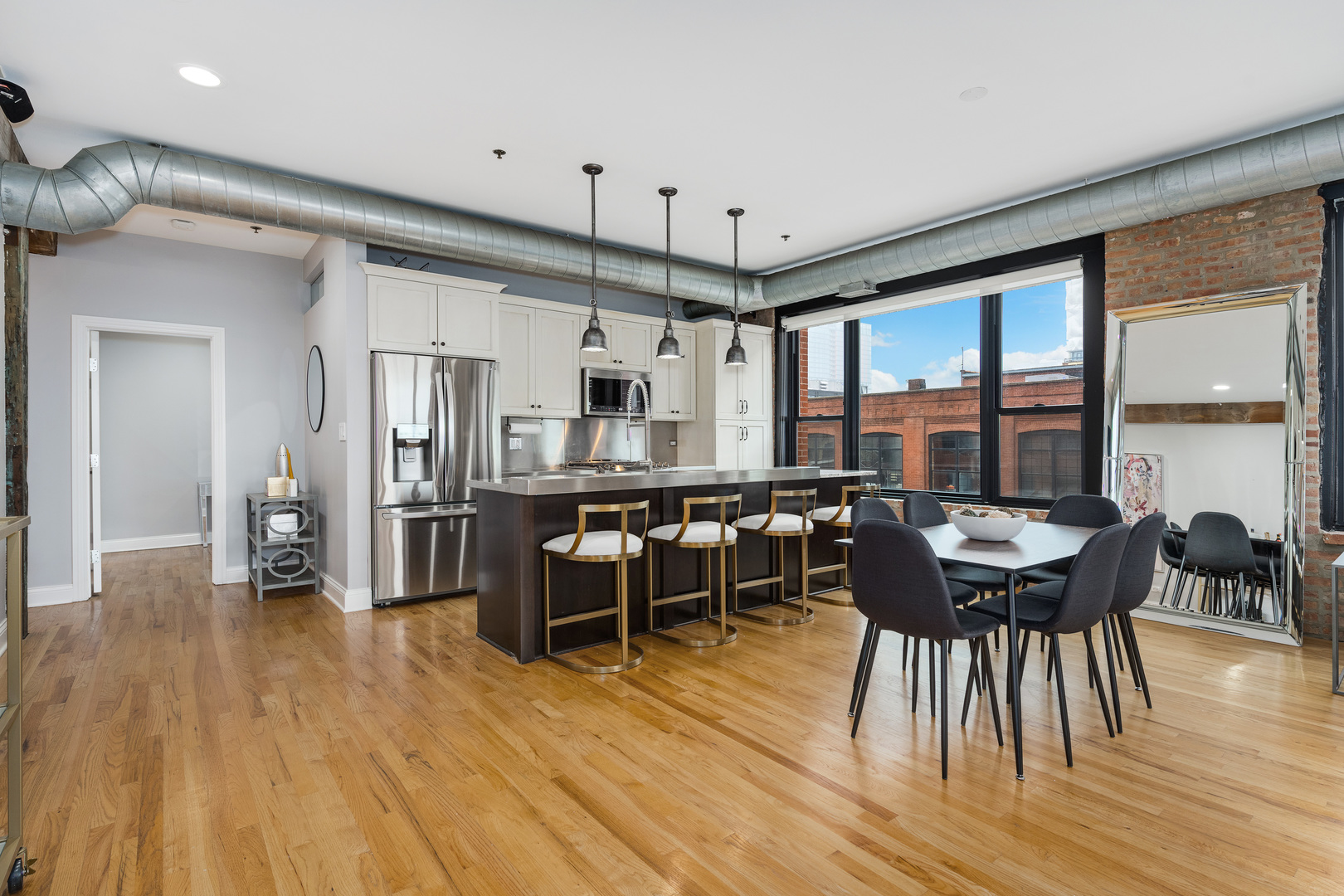 1118 W Fulton Market Street Unit: 403