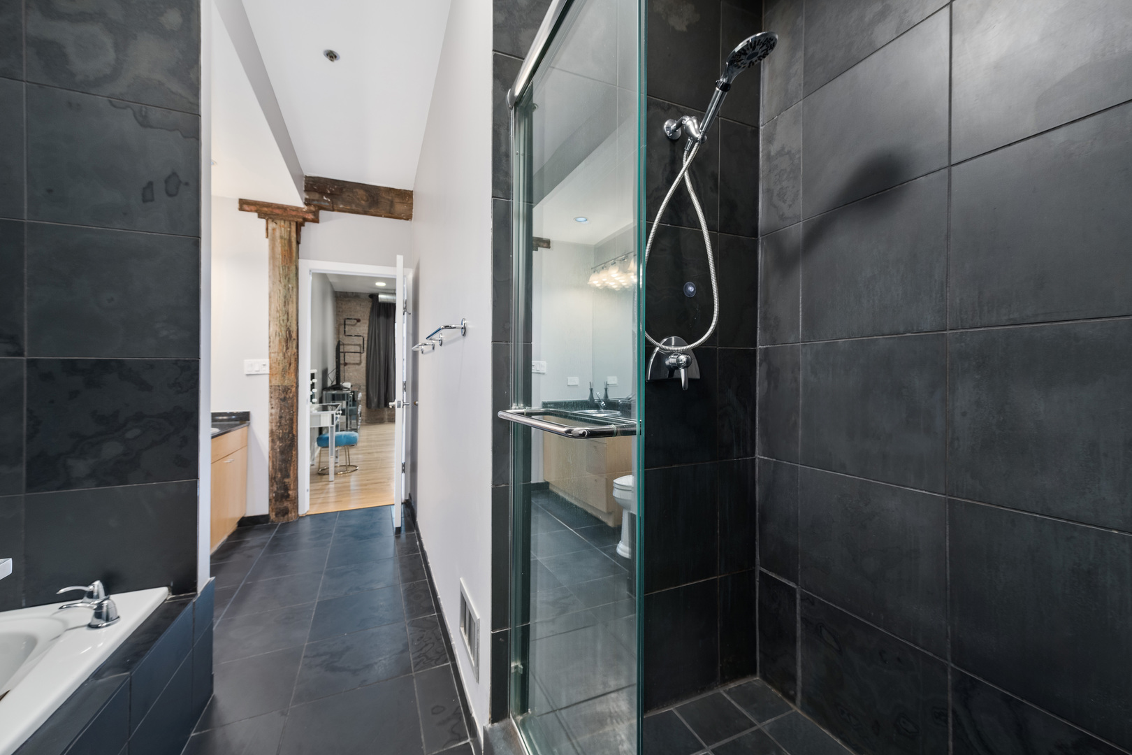 1118 W Fulton Market Street Unit: 403