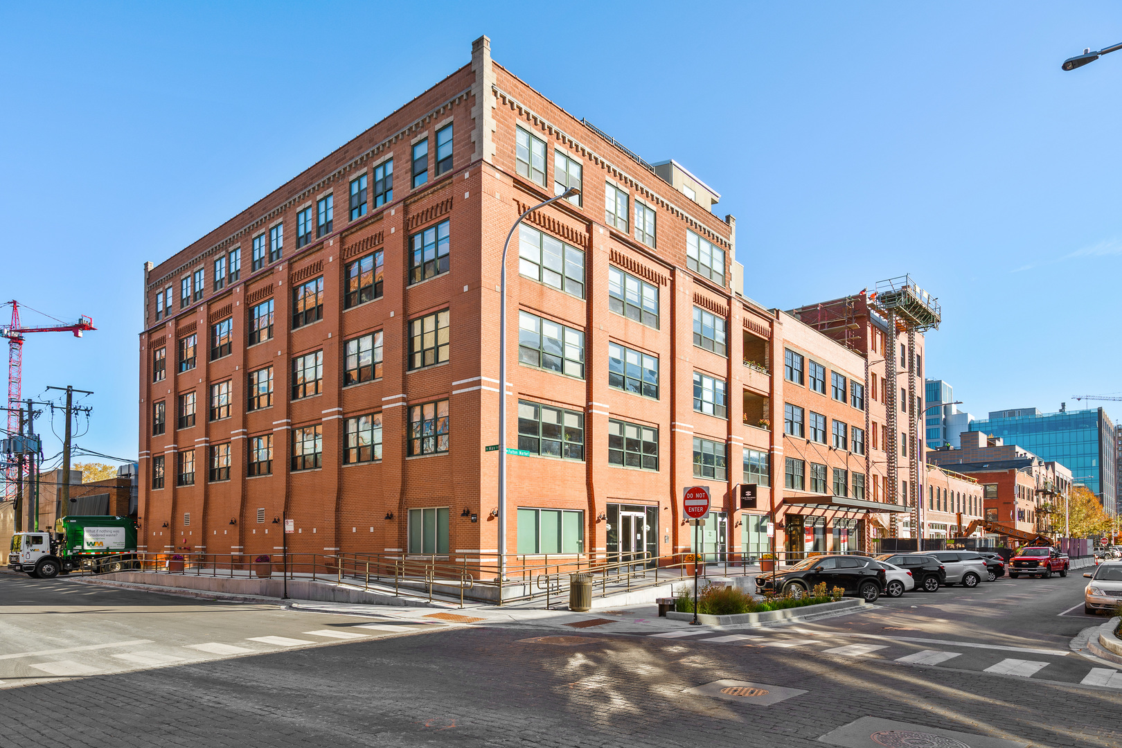1118 W Fulton Market Street Unit: 403