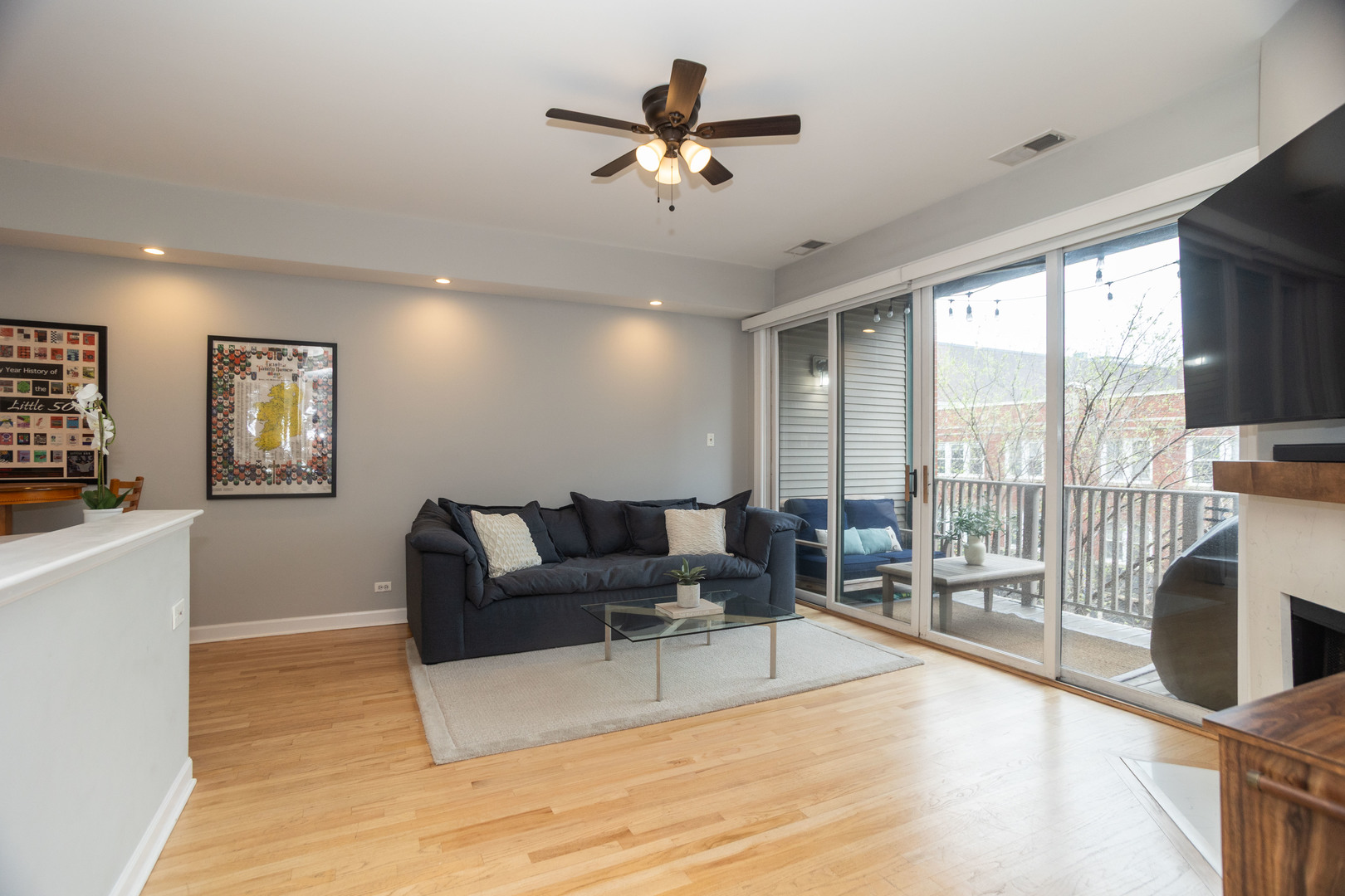 845 W Altgeld Street Unit: 3B