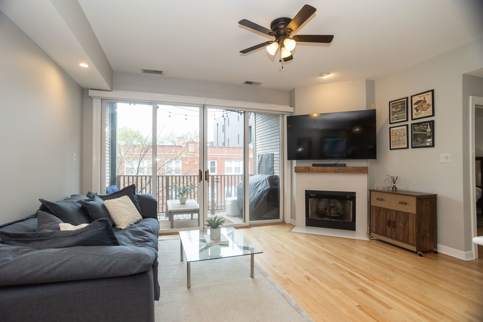 845 W Altgeld Street Unit: 3B