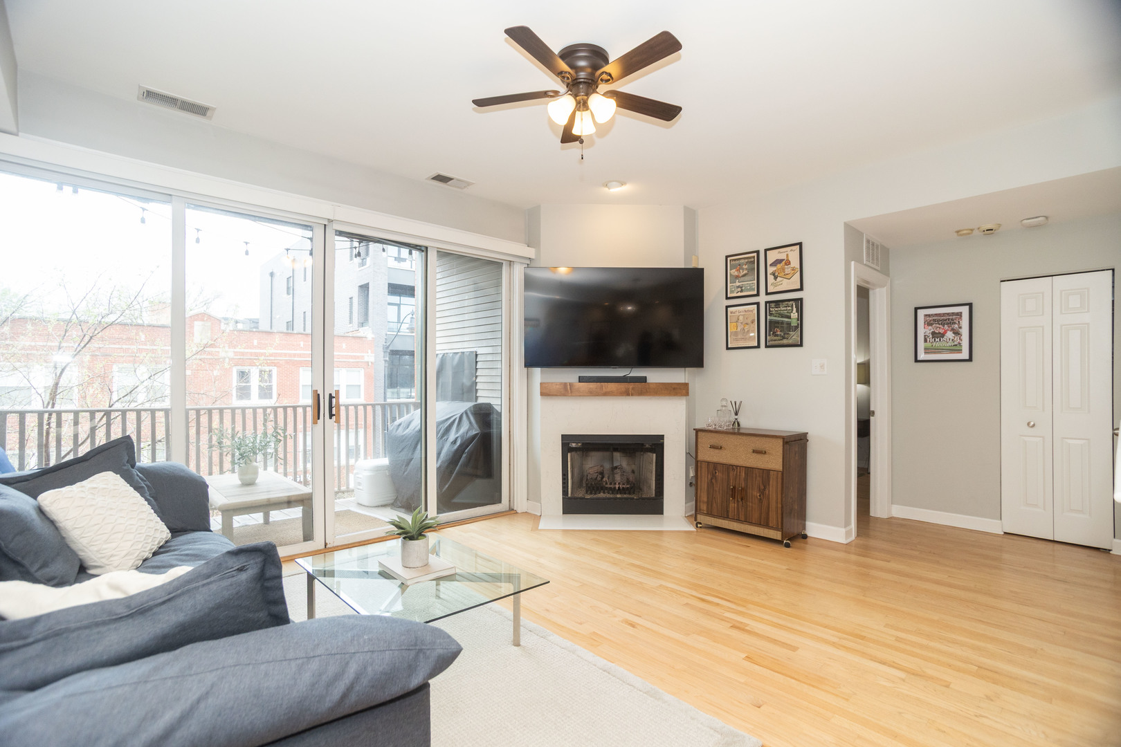 845 W Altgeld Street Unit: 3B