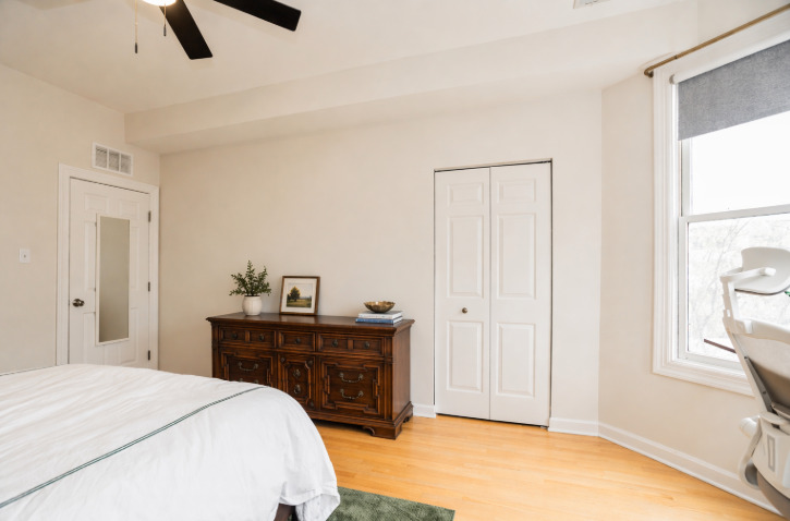 845 W Altgeld Street Unit: 3B