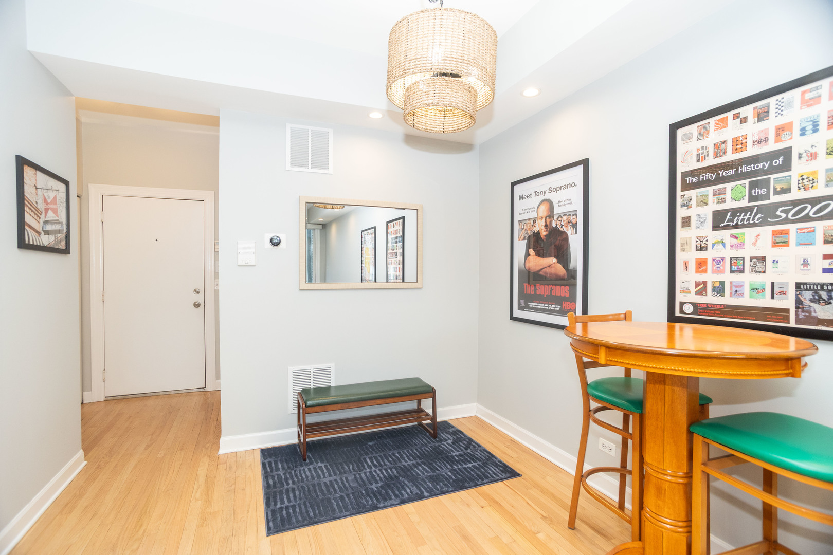 845 W Altgeld Street Unit: 3B
