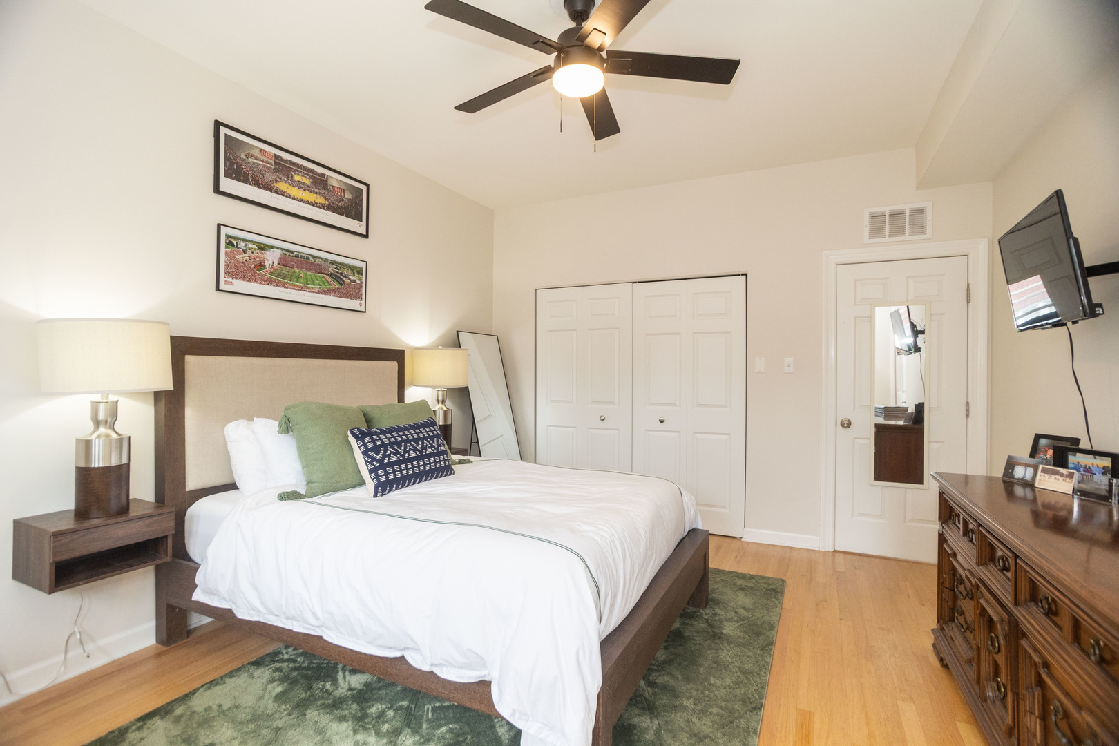 845 W Altgeld Street Unit: 3B