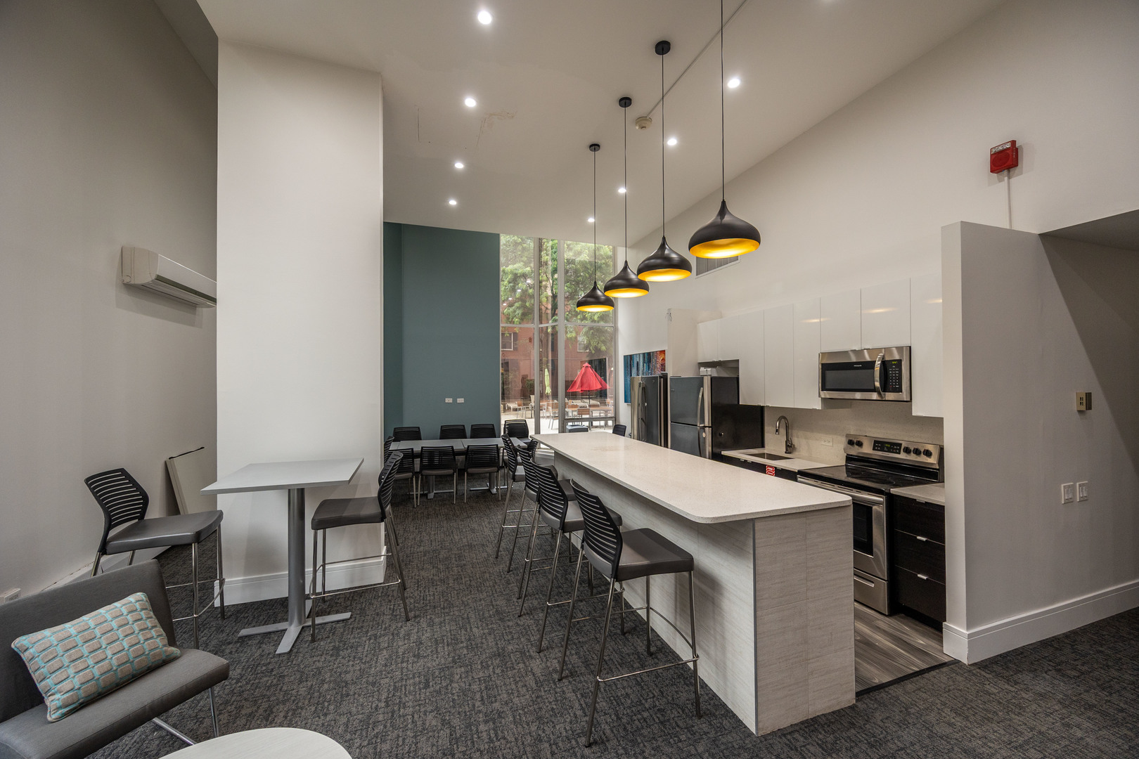 55 W Chestnut Street Unit: 2106